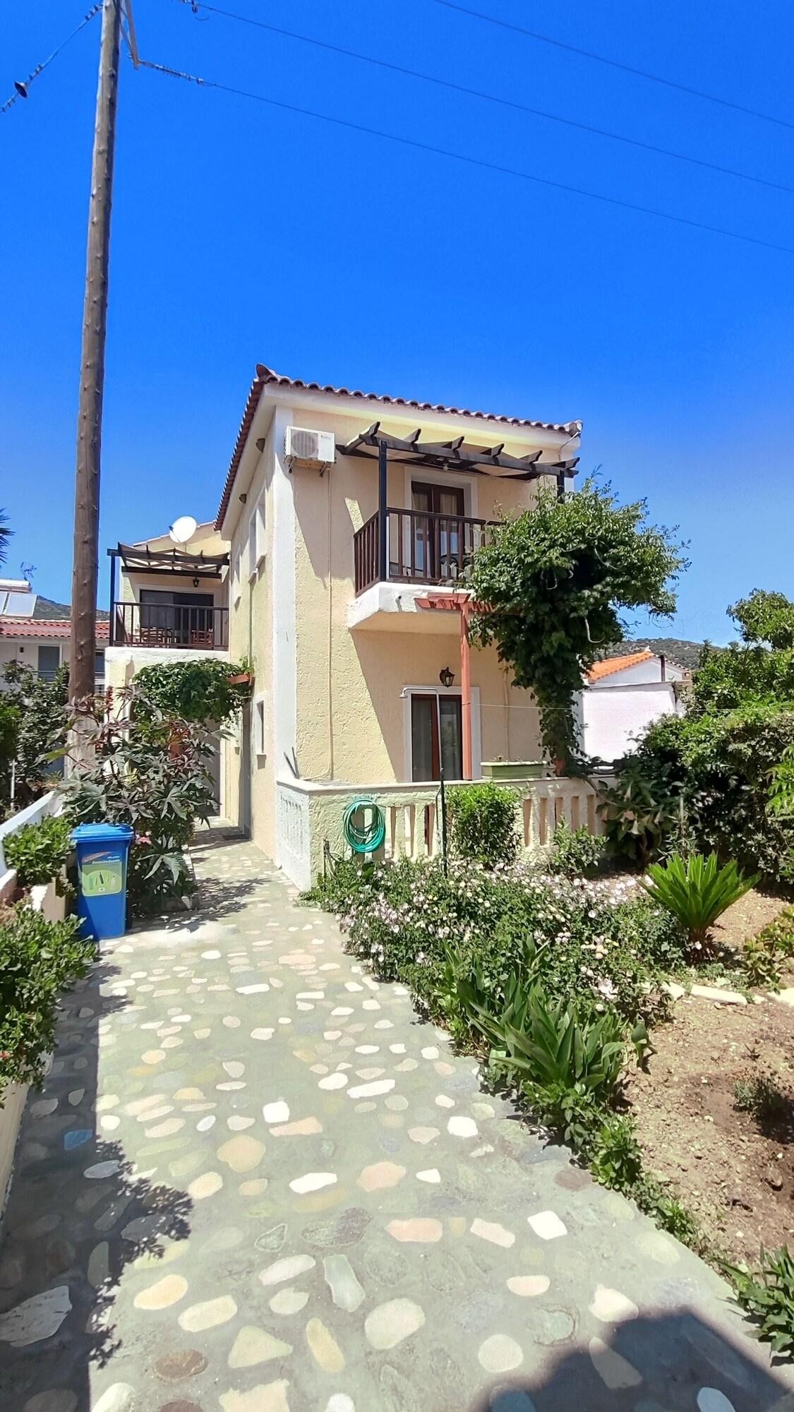 Varios Smaragda Hotel
