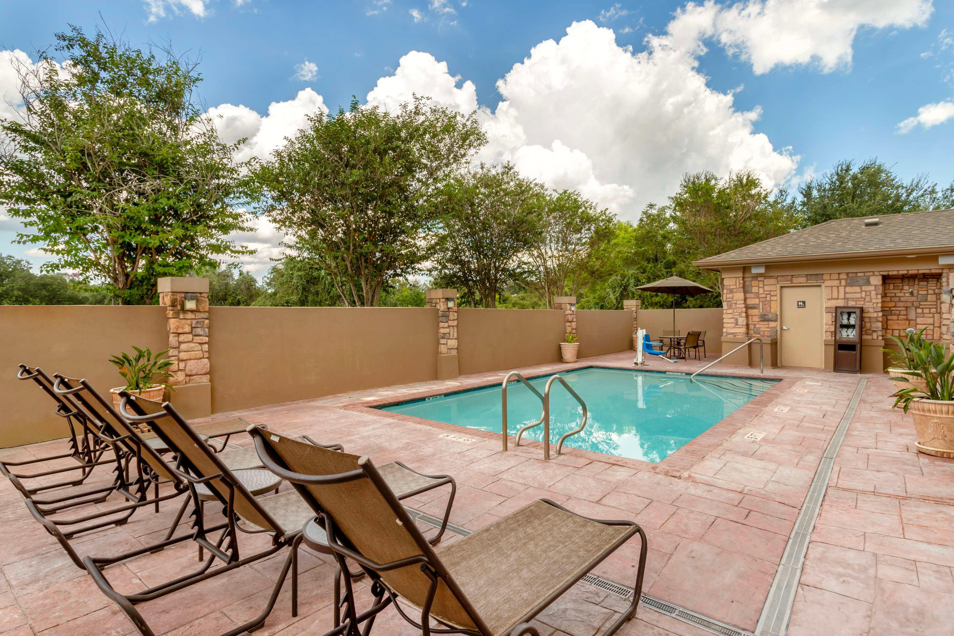Vista Piscina Best Western Plus Goliad Inn & Suites