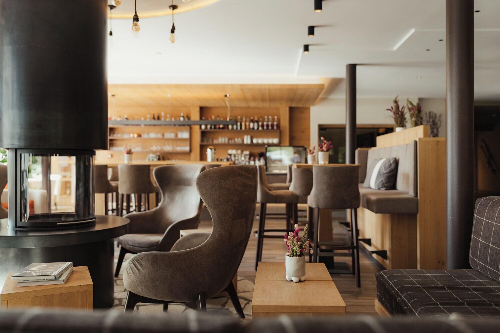 Vista Lobby Waldrast - Forestside Living