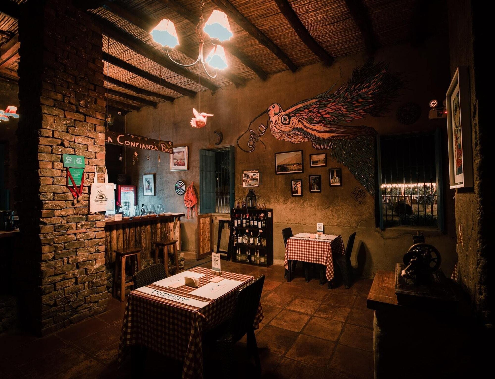 Bar/Salón La Confianza Hotel