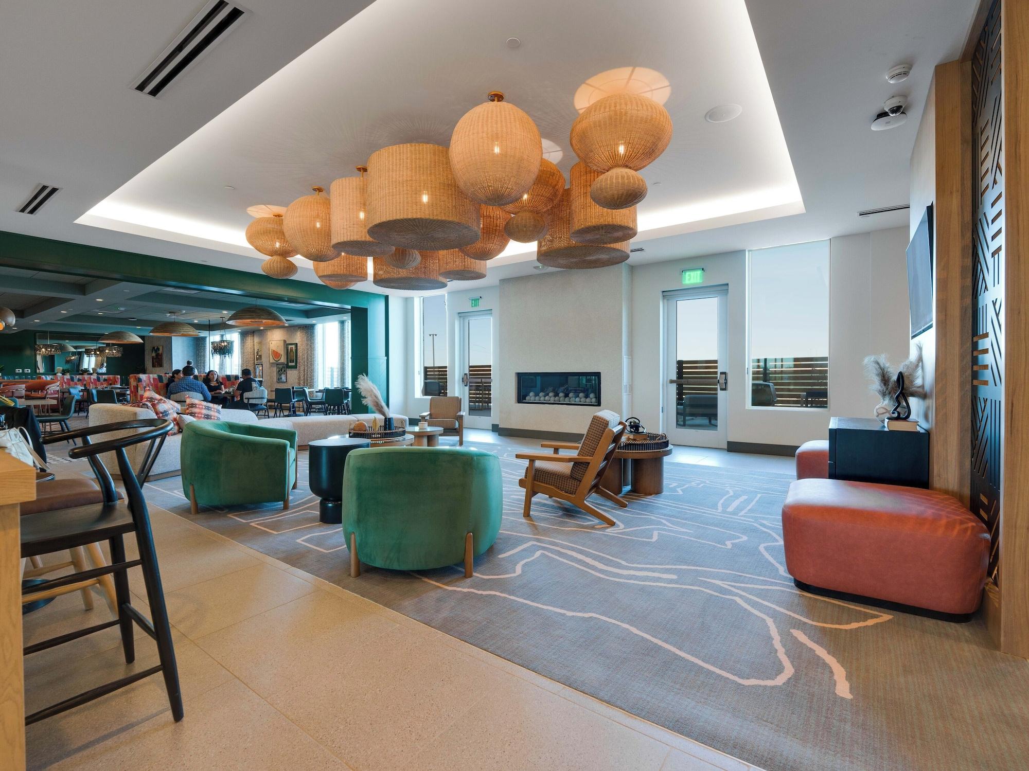 Vista Lobby Cambria Hotel El Centro - Imperial