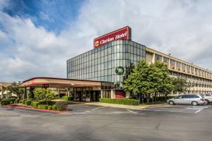 Alojamiento - Clarion Hotel Broken Arrow - Tulsa