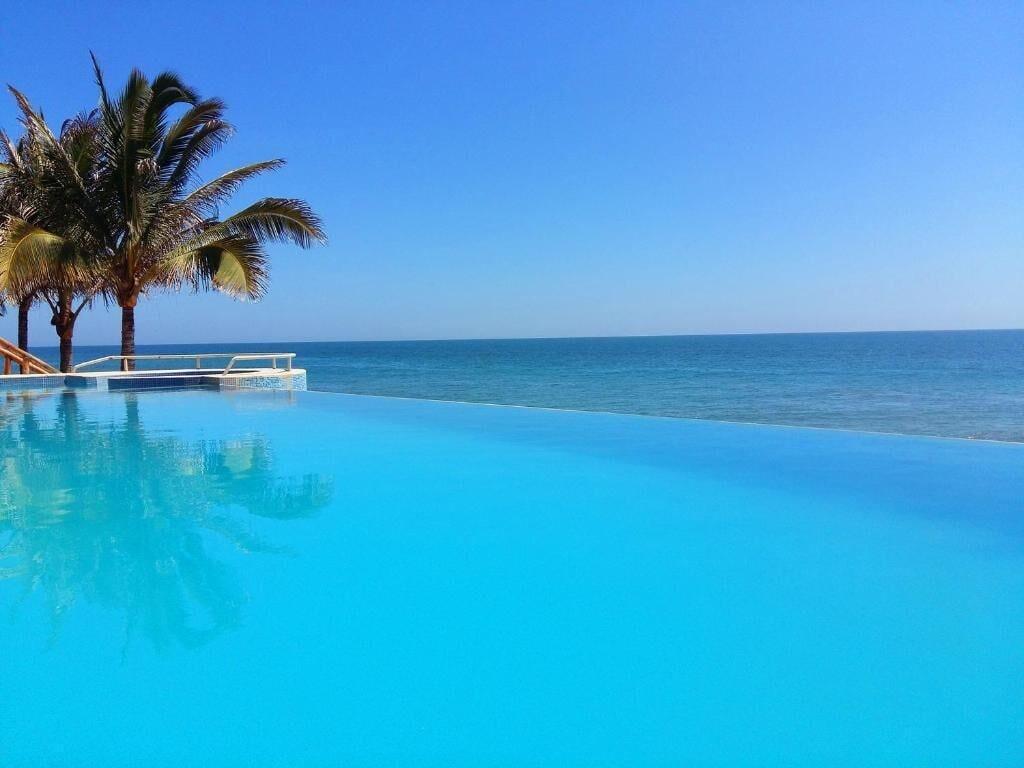 Vista Piscina Punta del Mar