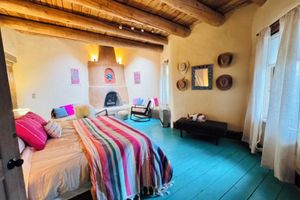 Alquiler Vacacional - Refined Adobe w/Mountain Views, Hot Tub & Fire Pit