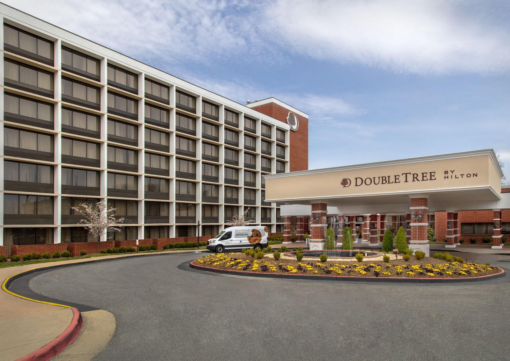 Vista Exterior DoubleTree by Hilton Hotel Charlottesville
