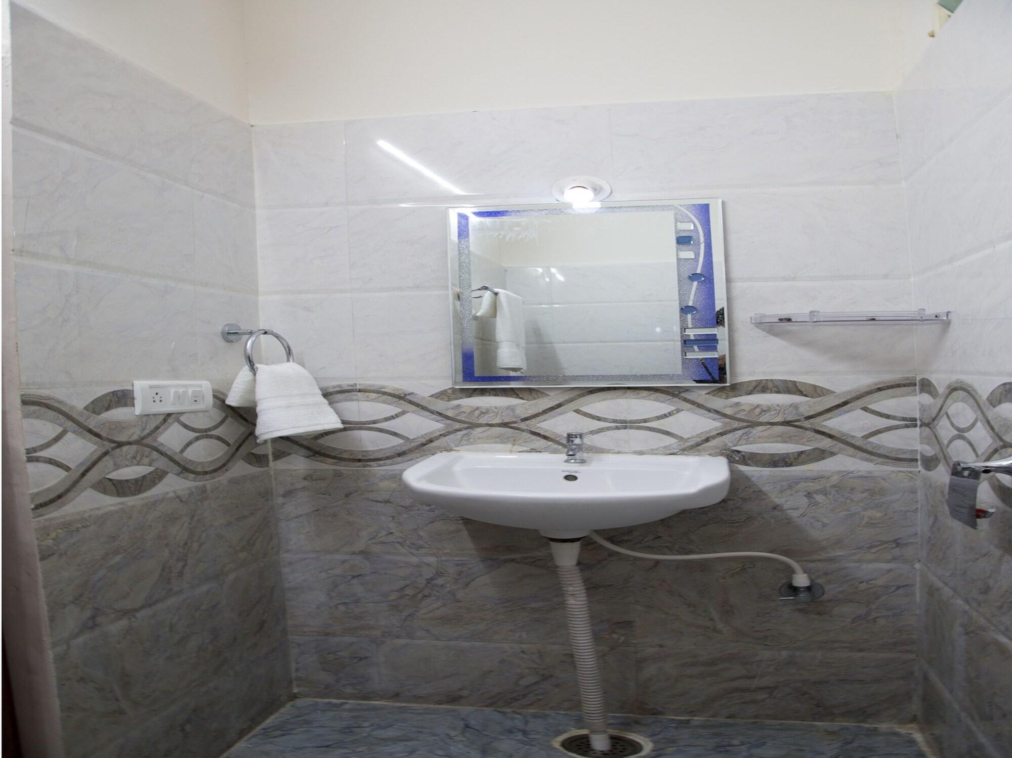 Equipamiento de Habitación OYO 9248 Hotel Shrinidhi