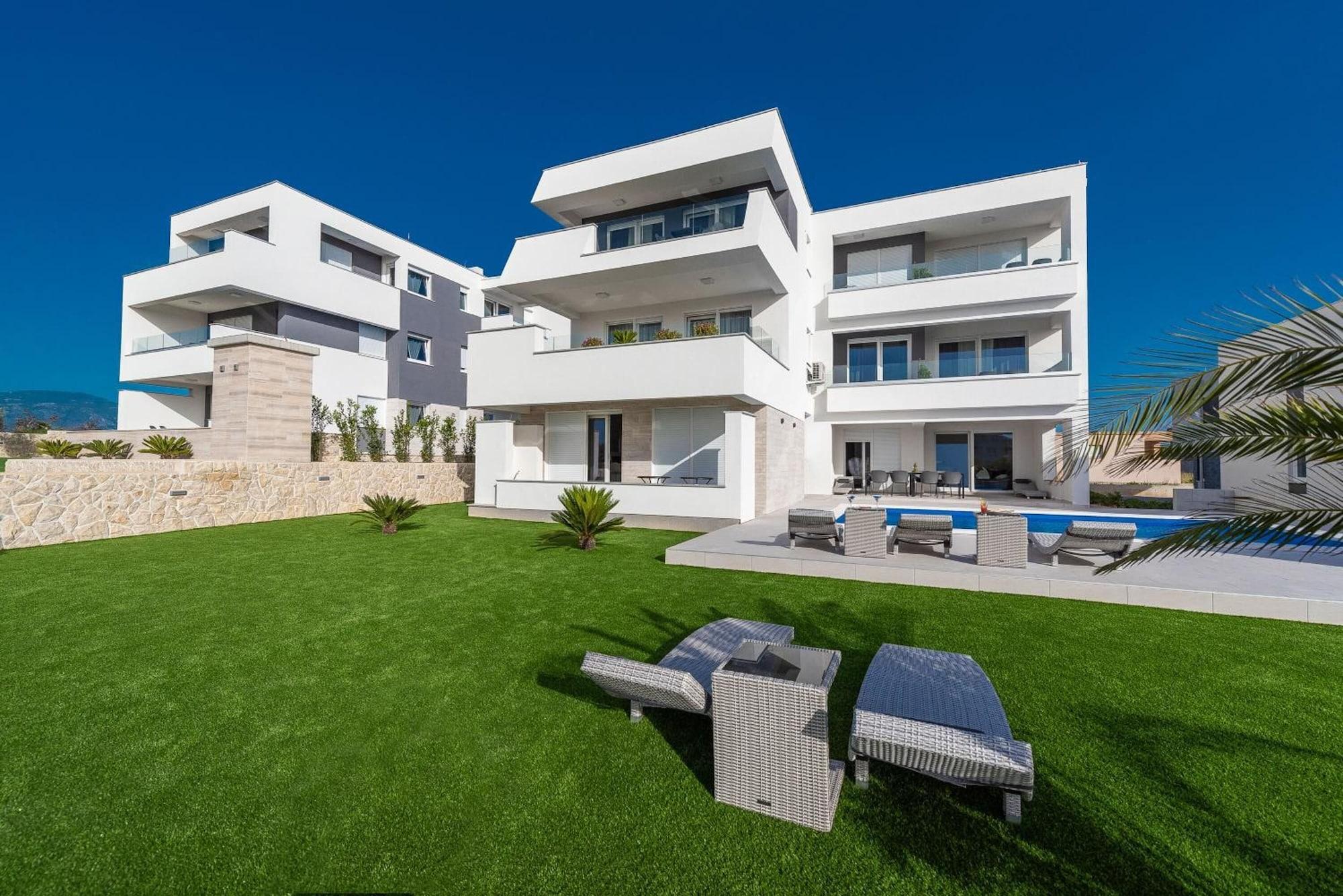 Comodidades del Alojamiento Apartments & Rooms Pool Villas Maris
