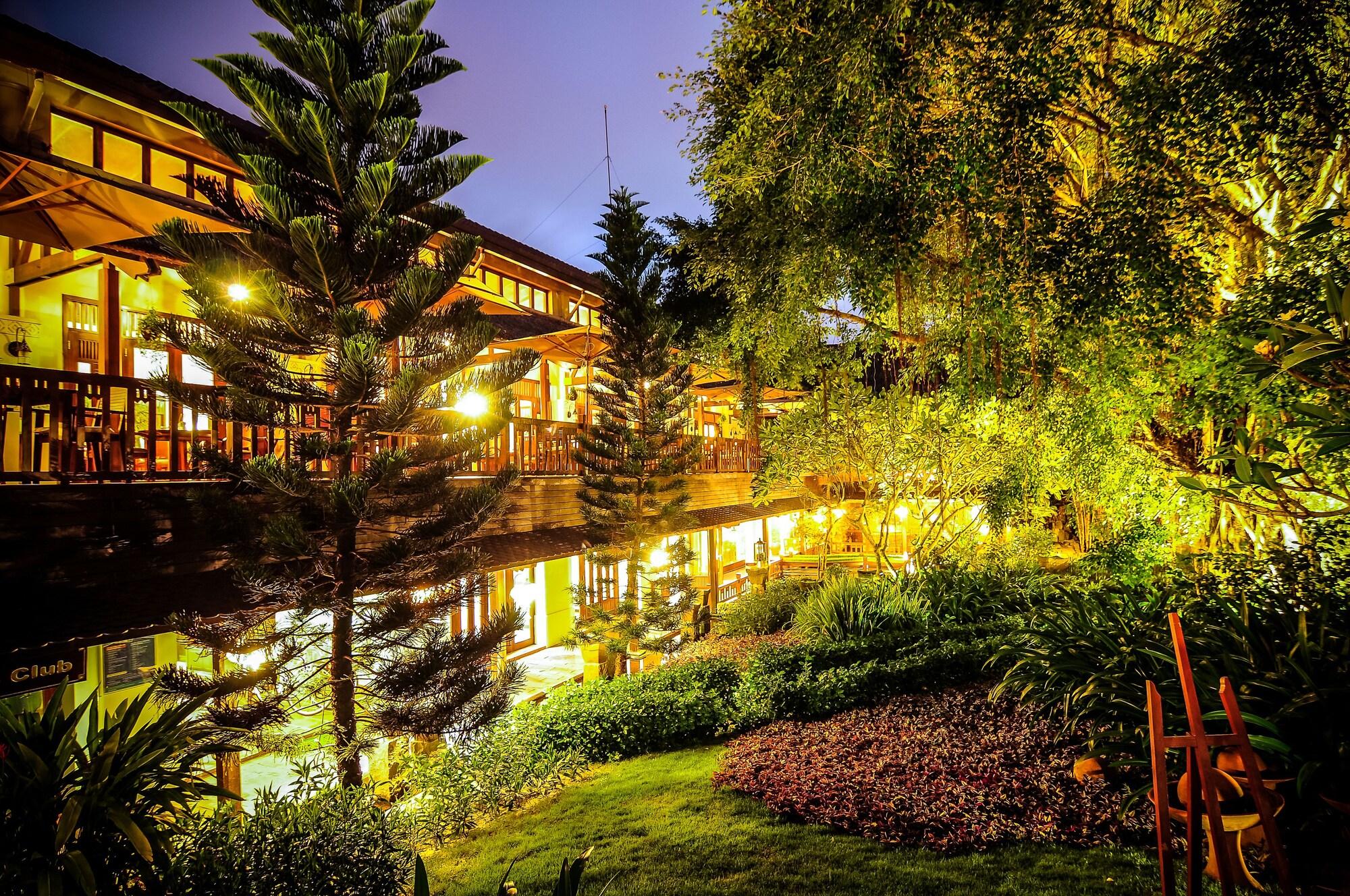 Vista Exterior Palm Garden Beach Resort and Spa