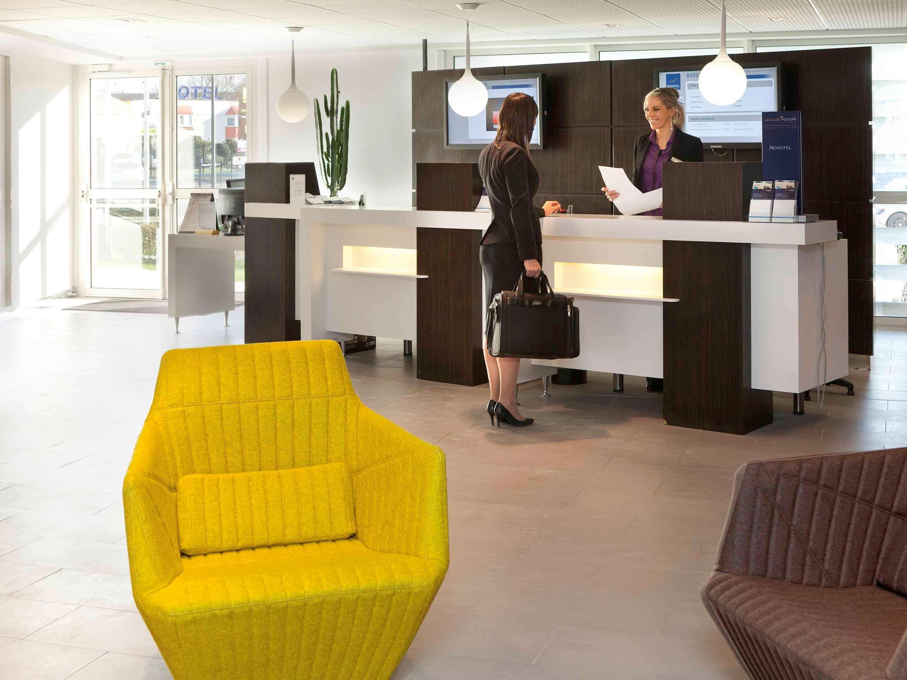 Vista Lobby Novotel Bordeaux Lac