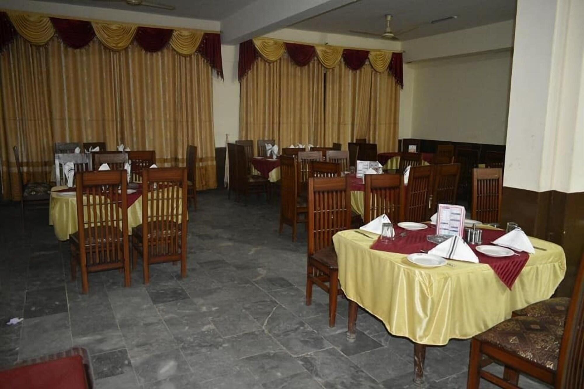 Restaurant Hotel Deewan-e-Aziz International
