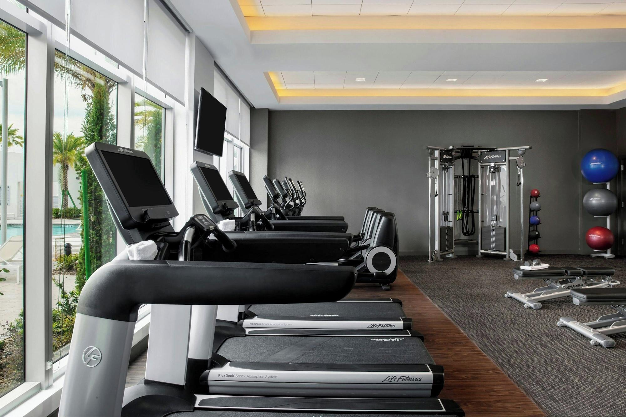 Gimnasio The Daytona, Autograph Collection