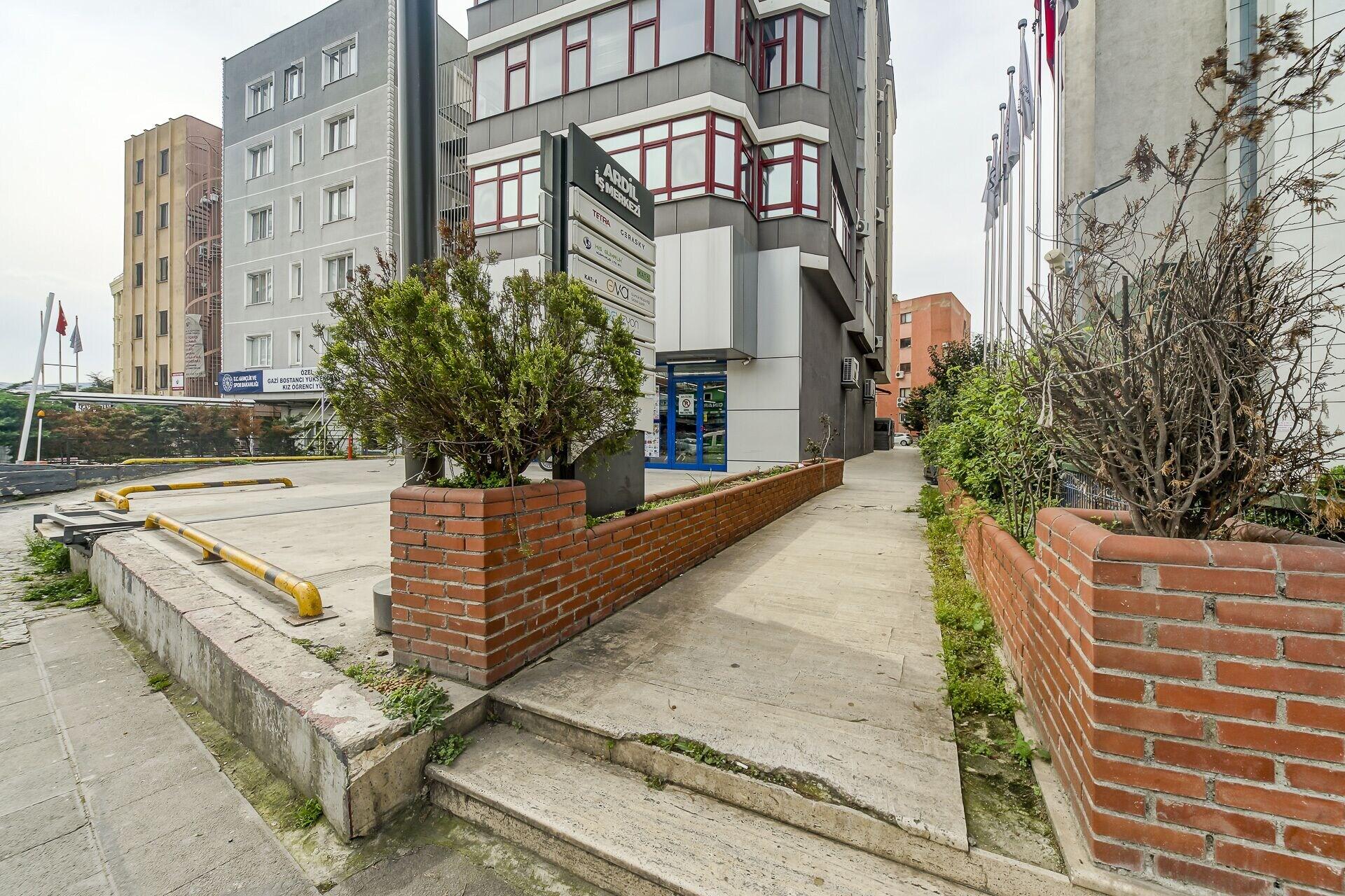 Vista Exterior Manu Startup House