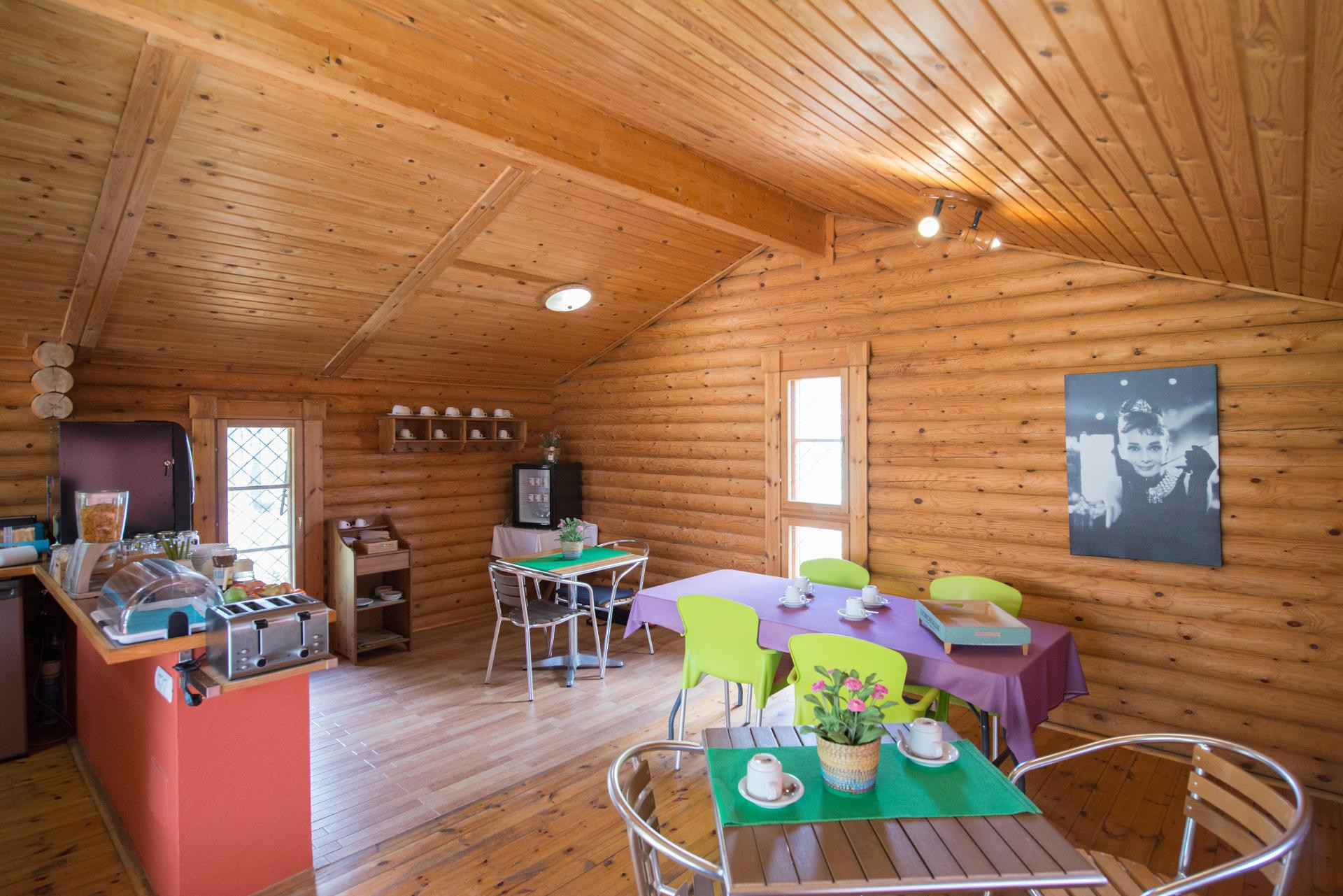 Restaurant Gay Artemisa - Gay Men Only