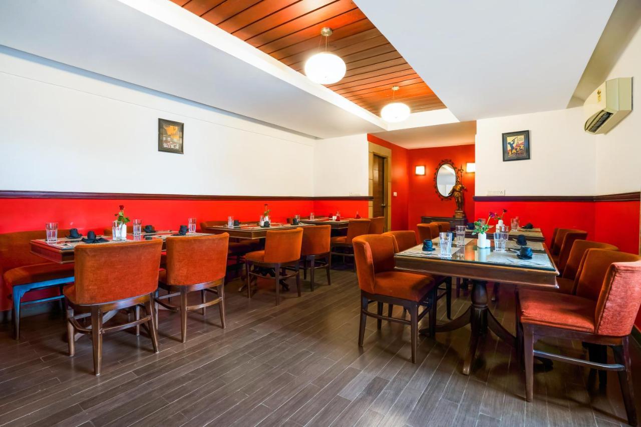 Restaurant Mount Embassy Hotel