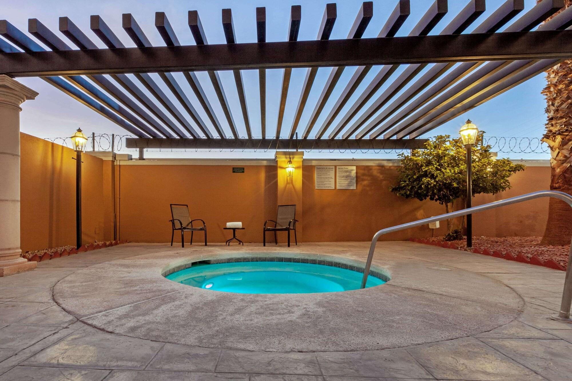 Spa La Quinta by Wyndham Cd Juarez Near US Consulate