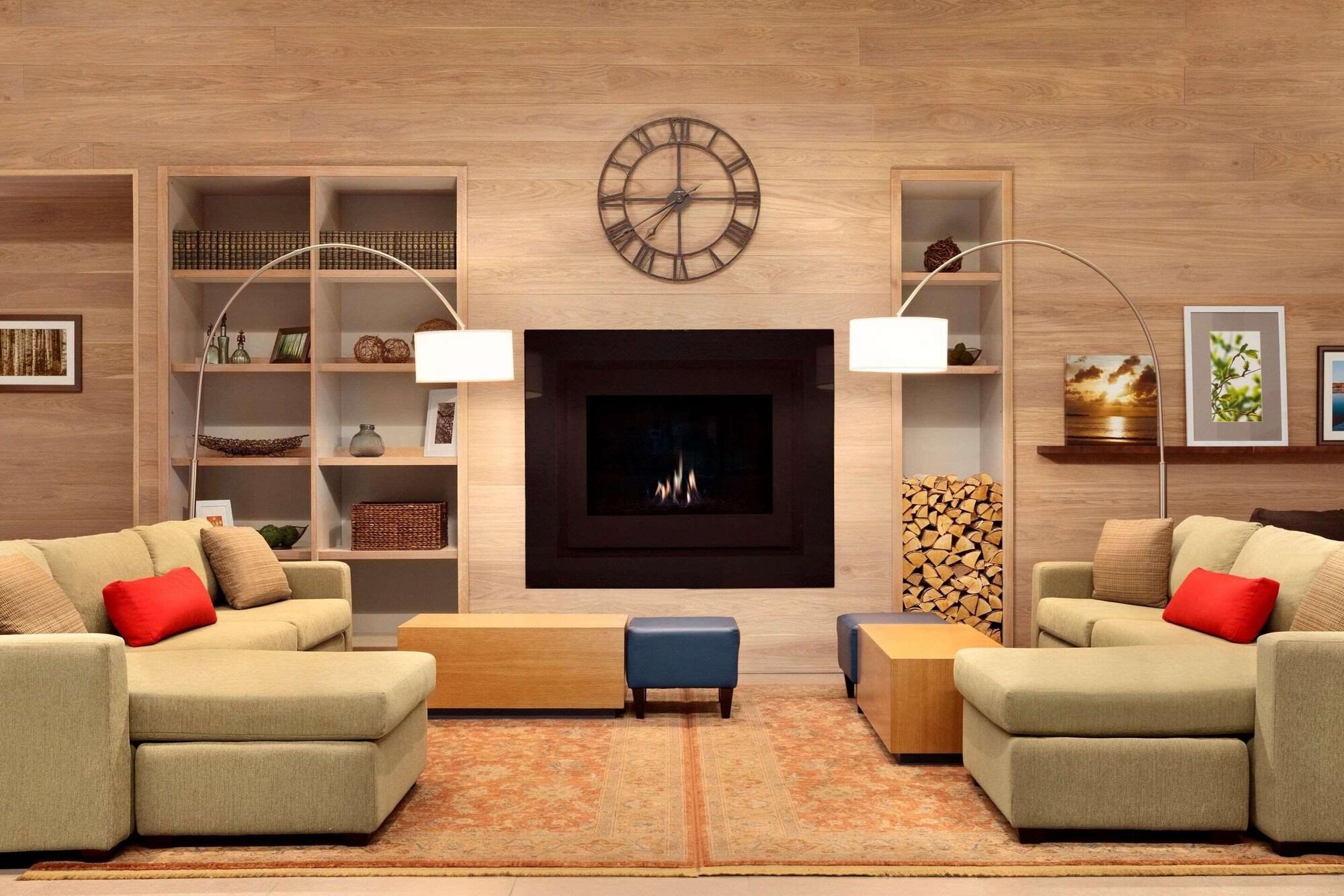 Vista Lobby Country Inn & Suites by Radisson Roseville - St. Paul