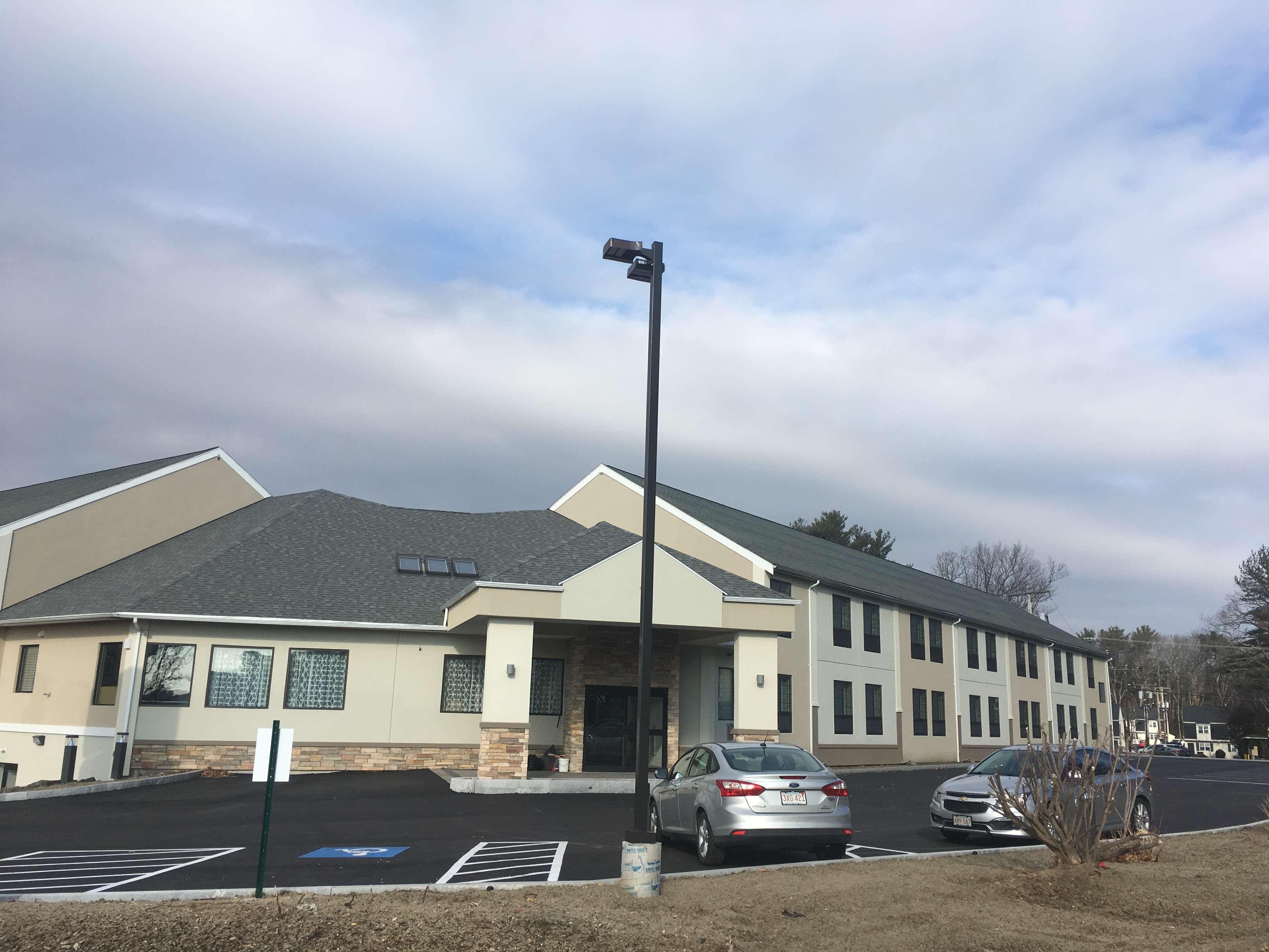 Vista Exterior Best Western Hampshire Inn & Suites