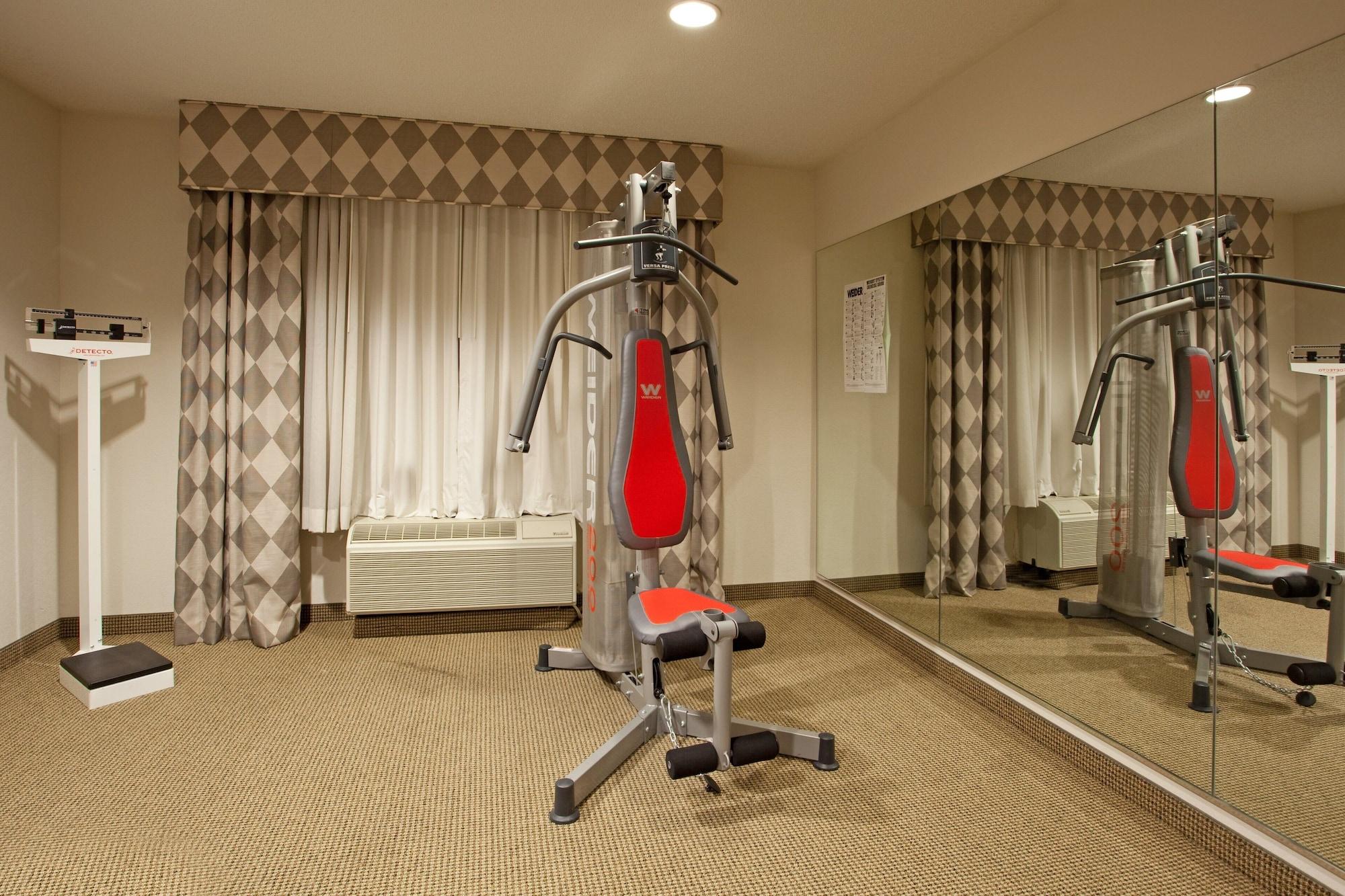 Gimnasio Holiday Inn Express Hotel & Suites Mebane by IHG