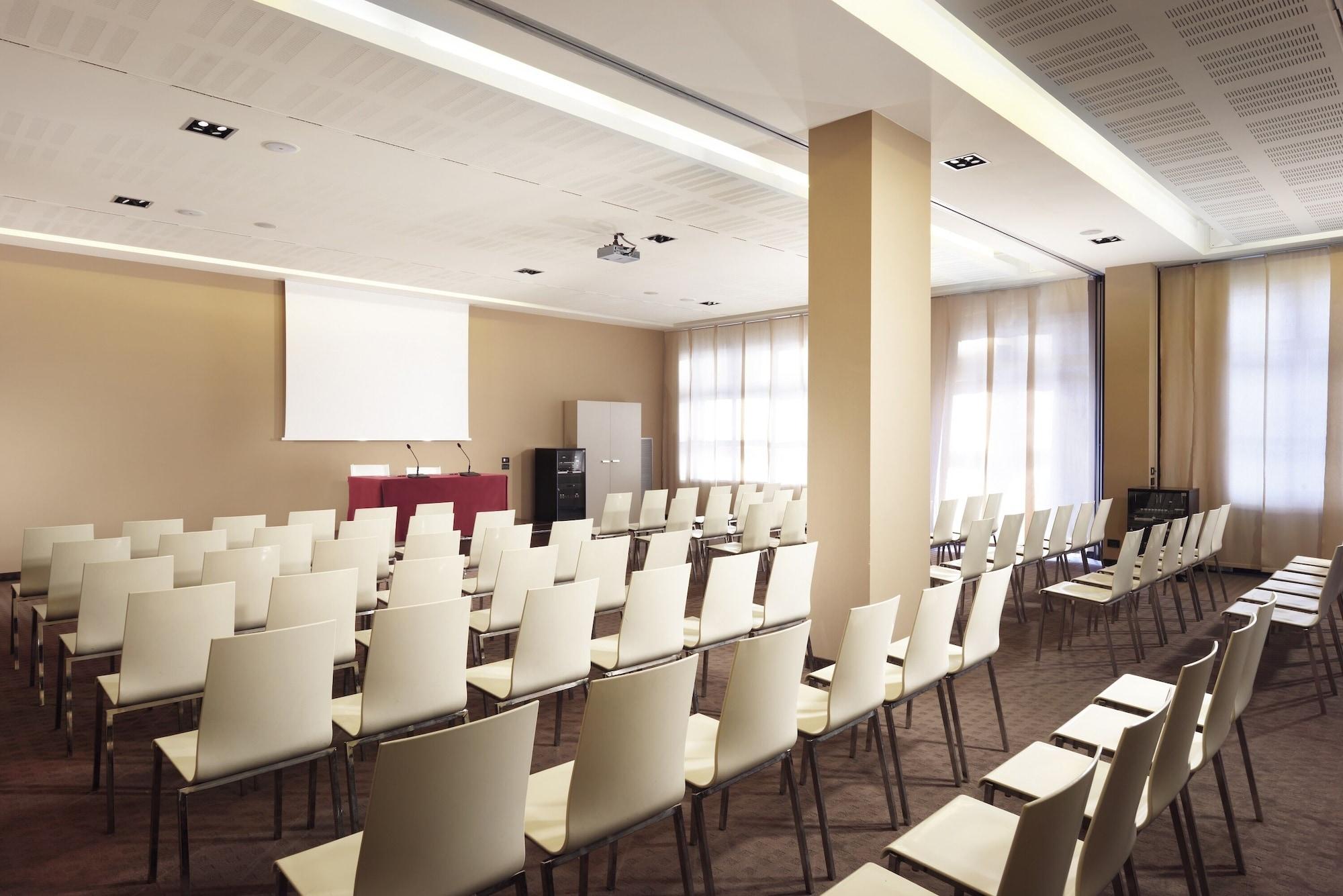 Sala de Reuniones Hotel La Favorita