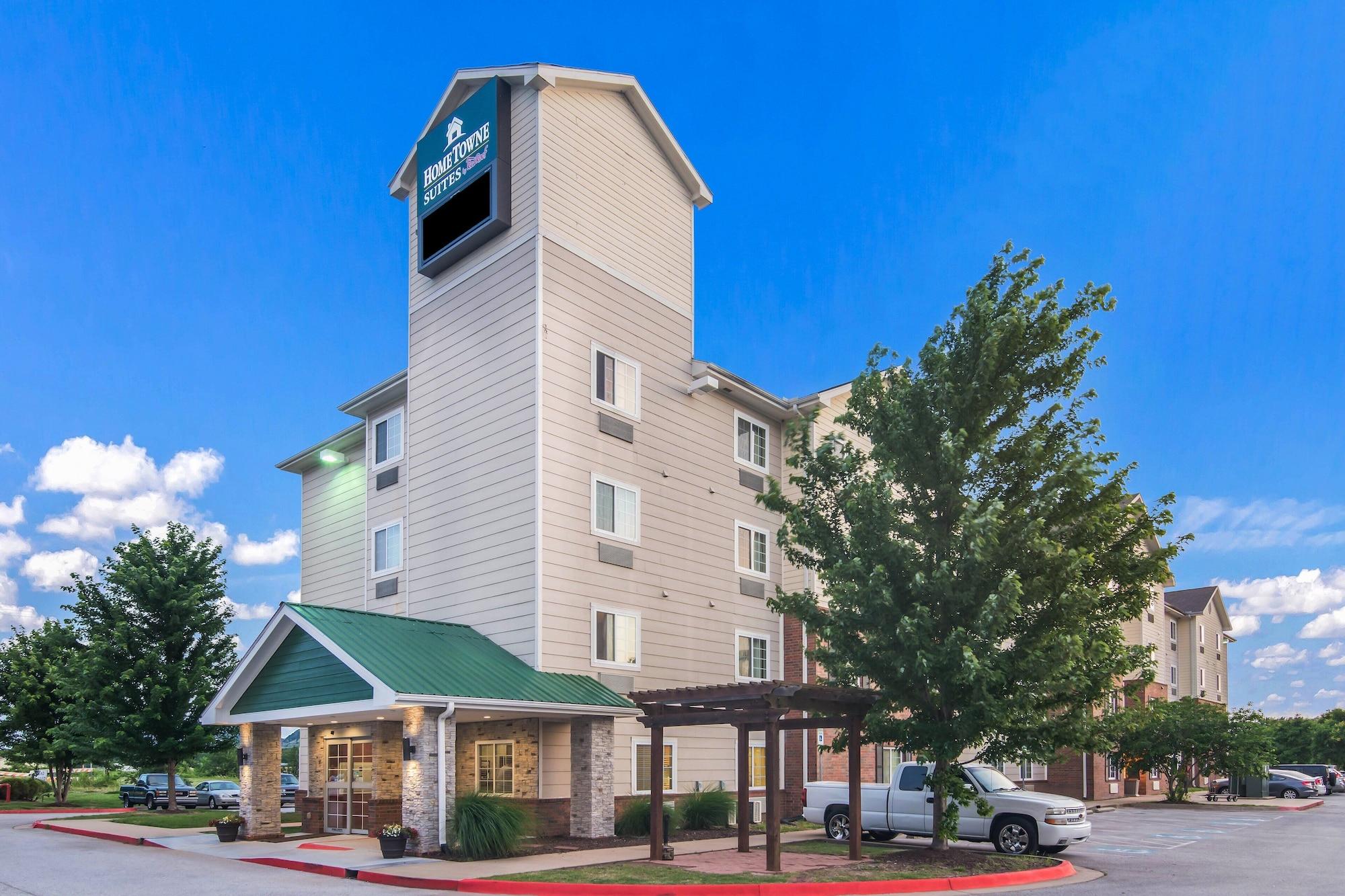 Varios HomeTowne Studios & Suites by Red Roof Bentonville