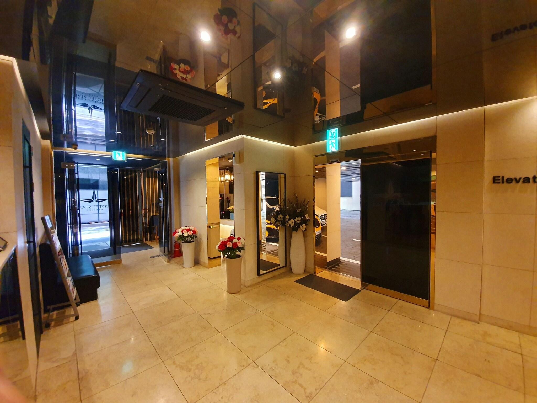 Vista Exterior Hotel Star Premier Yeoksam