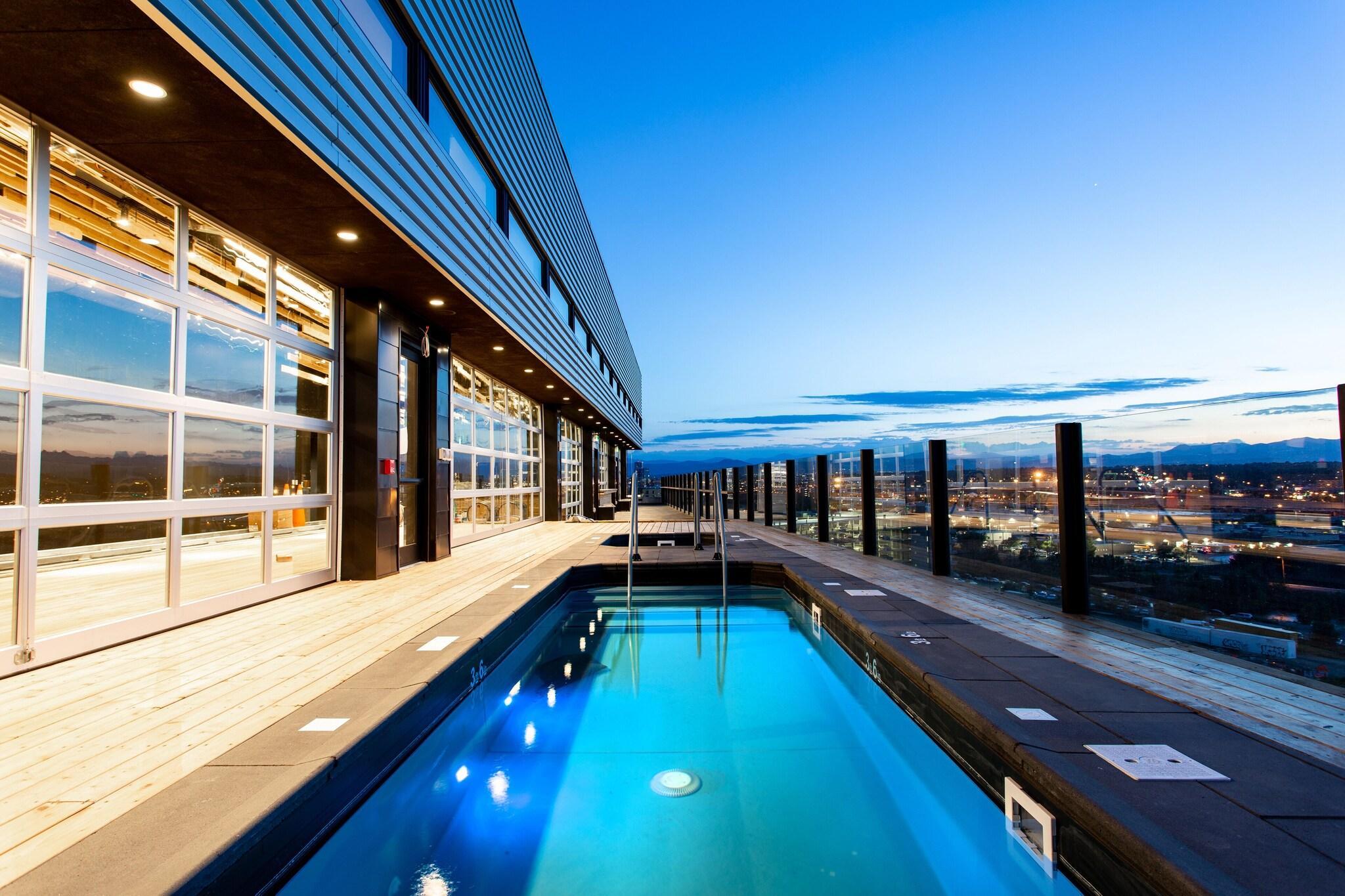 Vista Piscina The Source Hotel