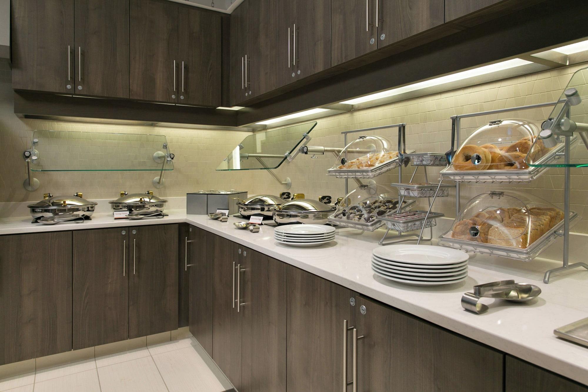 Restaurant Residence Inn by Marriott Kansas City at The Legends