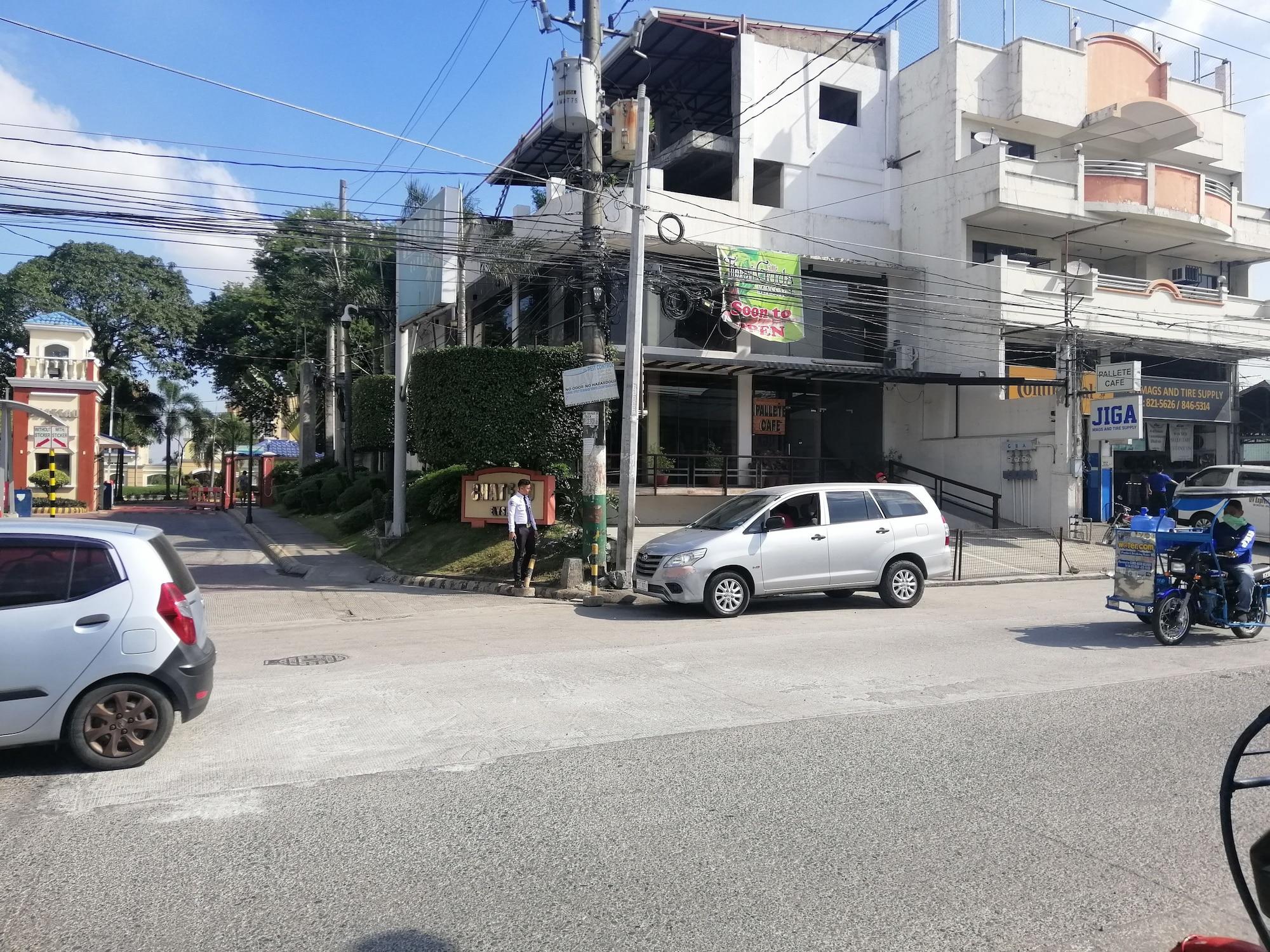 Restaurant Airport Apartments Manila