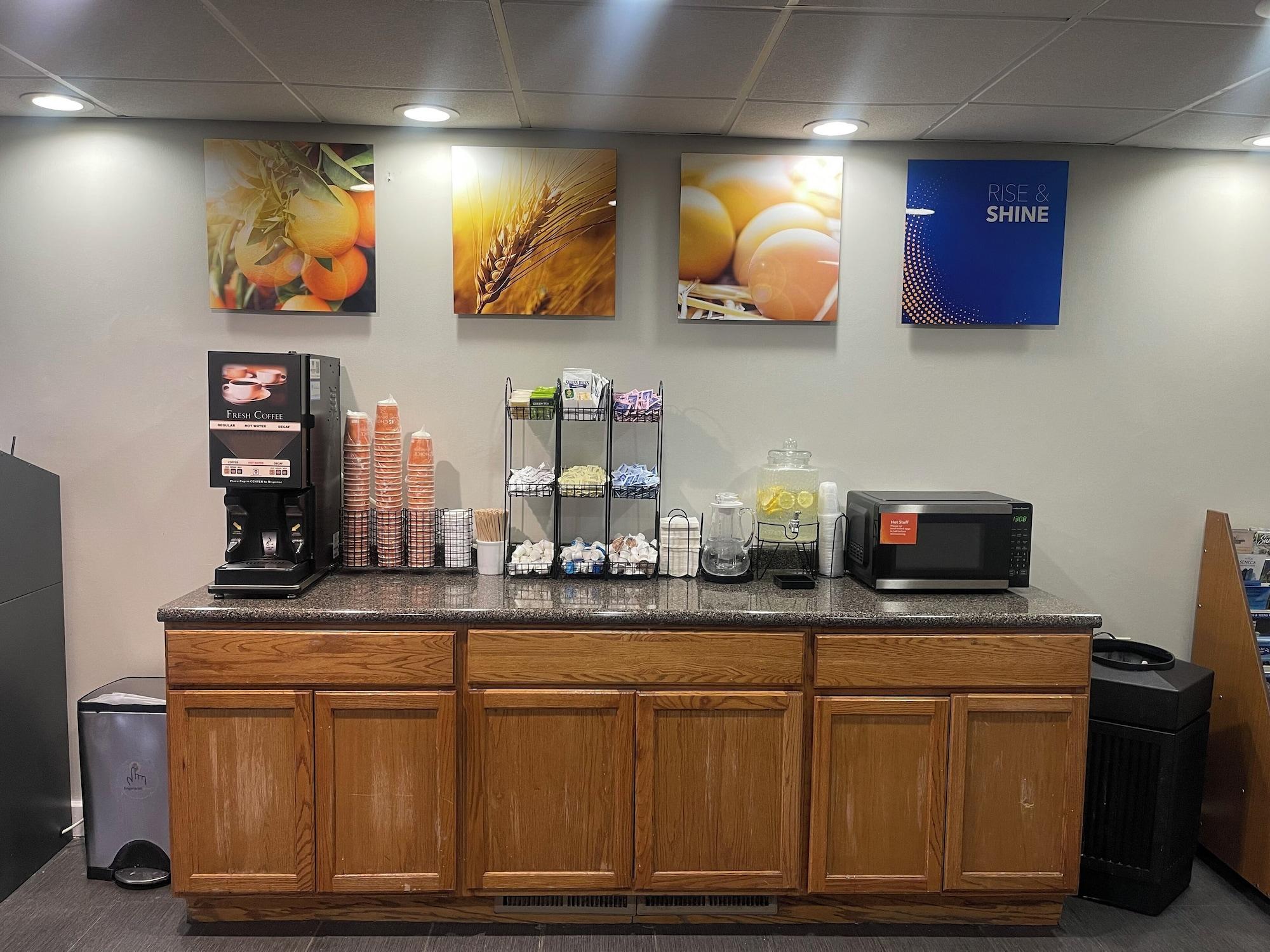 Bar/Salón Comfort Inn & Suites Syracuse-Carrier Circle