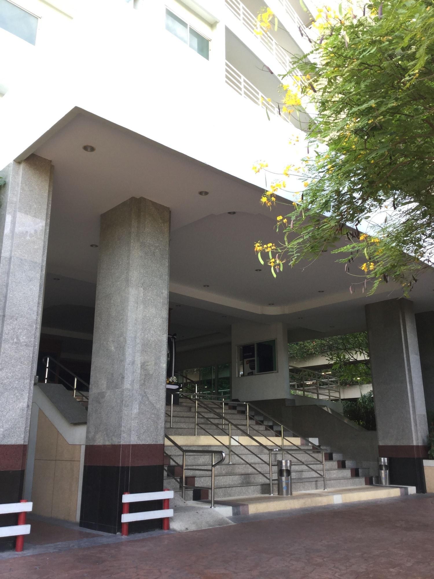 Vista Lobby Viewtalay6 by Pat 42