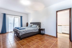 Alquiler Vacacional - Villa with 7 bedrooms and private pool in Alporchinhos, walking distance to beach