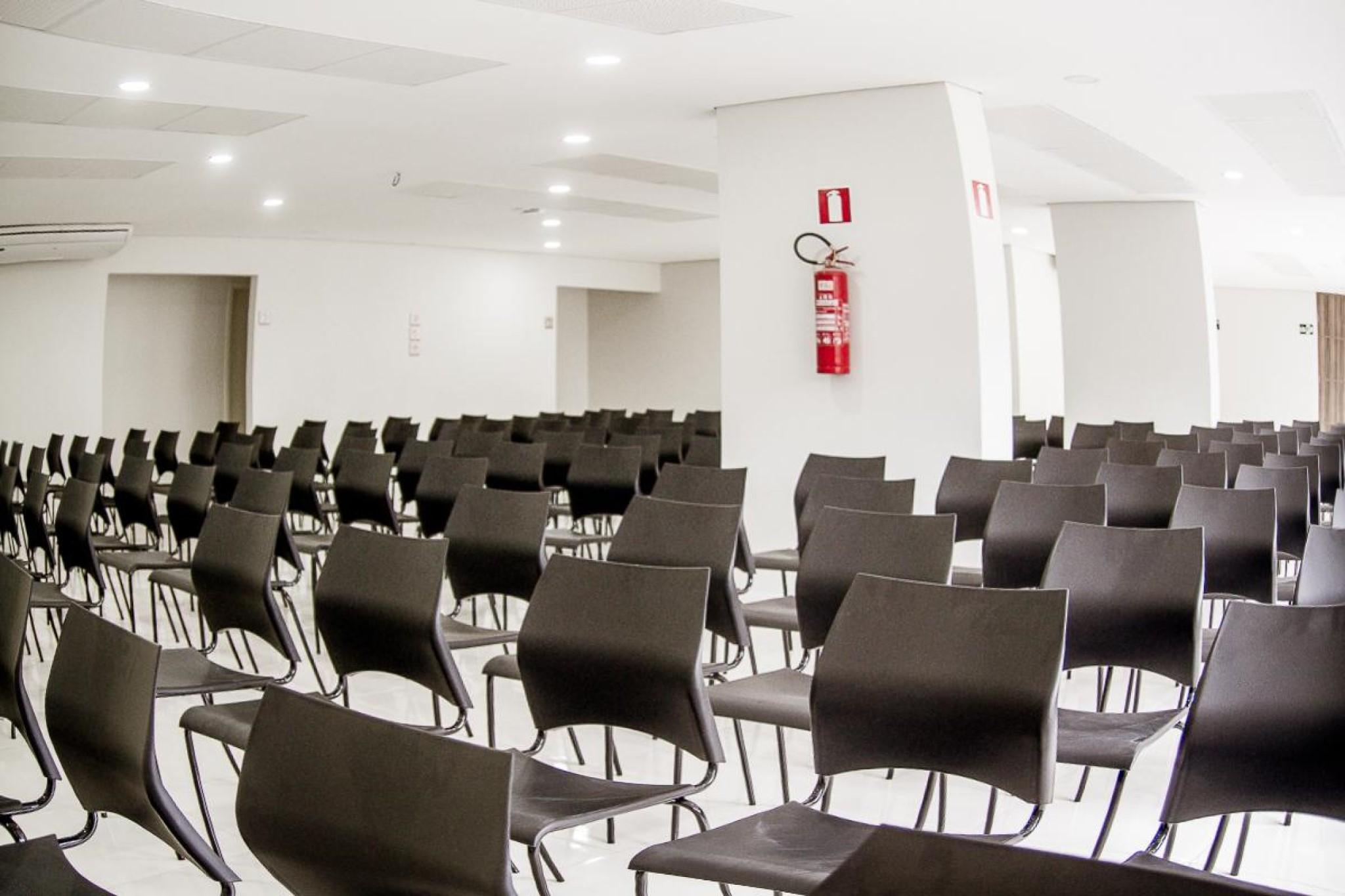Centro de Negocios Bristol Easy Hotel Uba