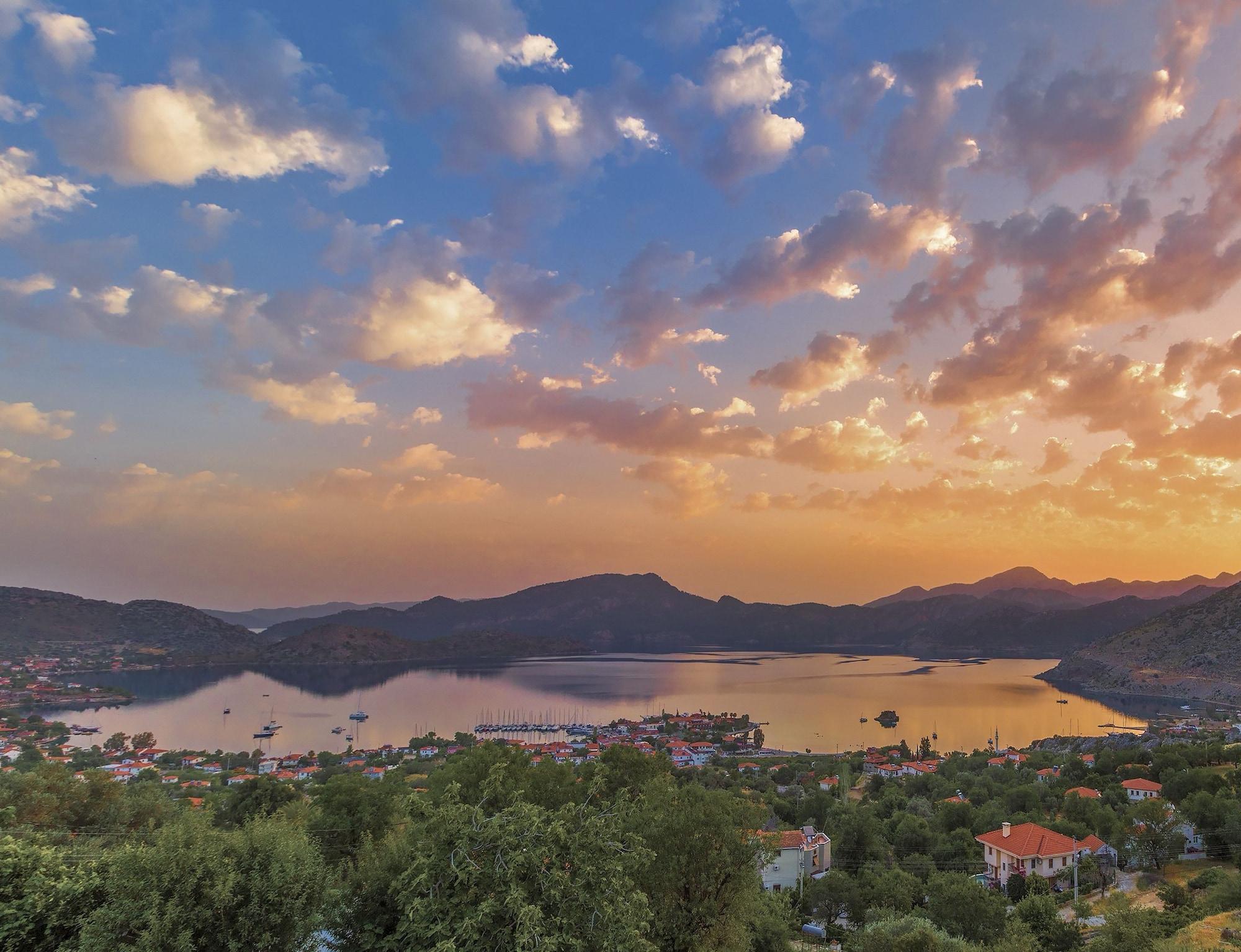 Vista Exterior Swan Lake Boutique Hotel - Adults Only