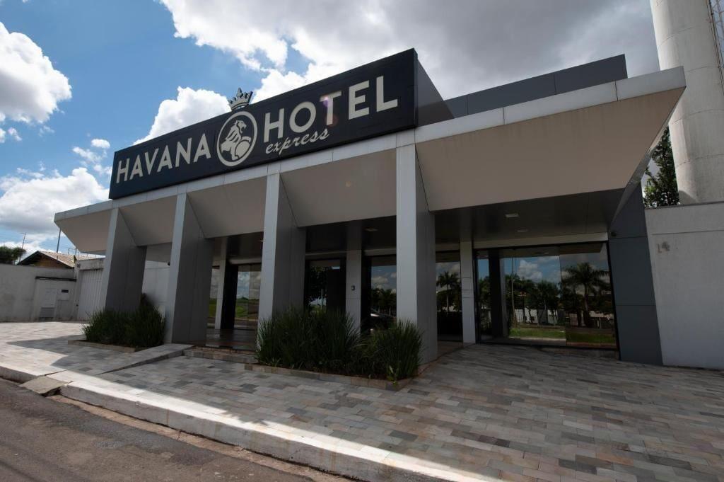 Vista Exterior Hotel Havana Express