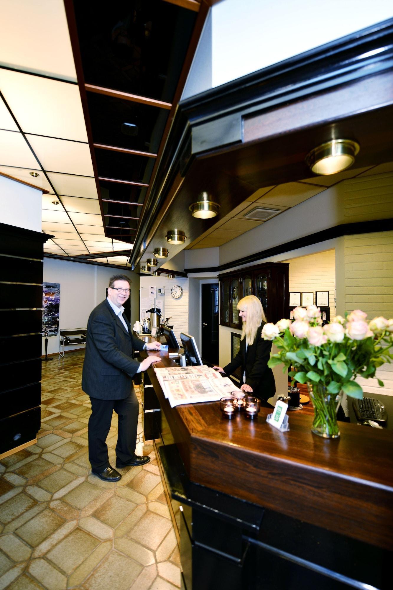 Bar/Salón Hotel Sverre