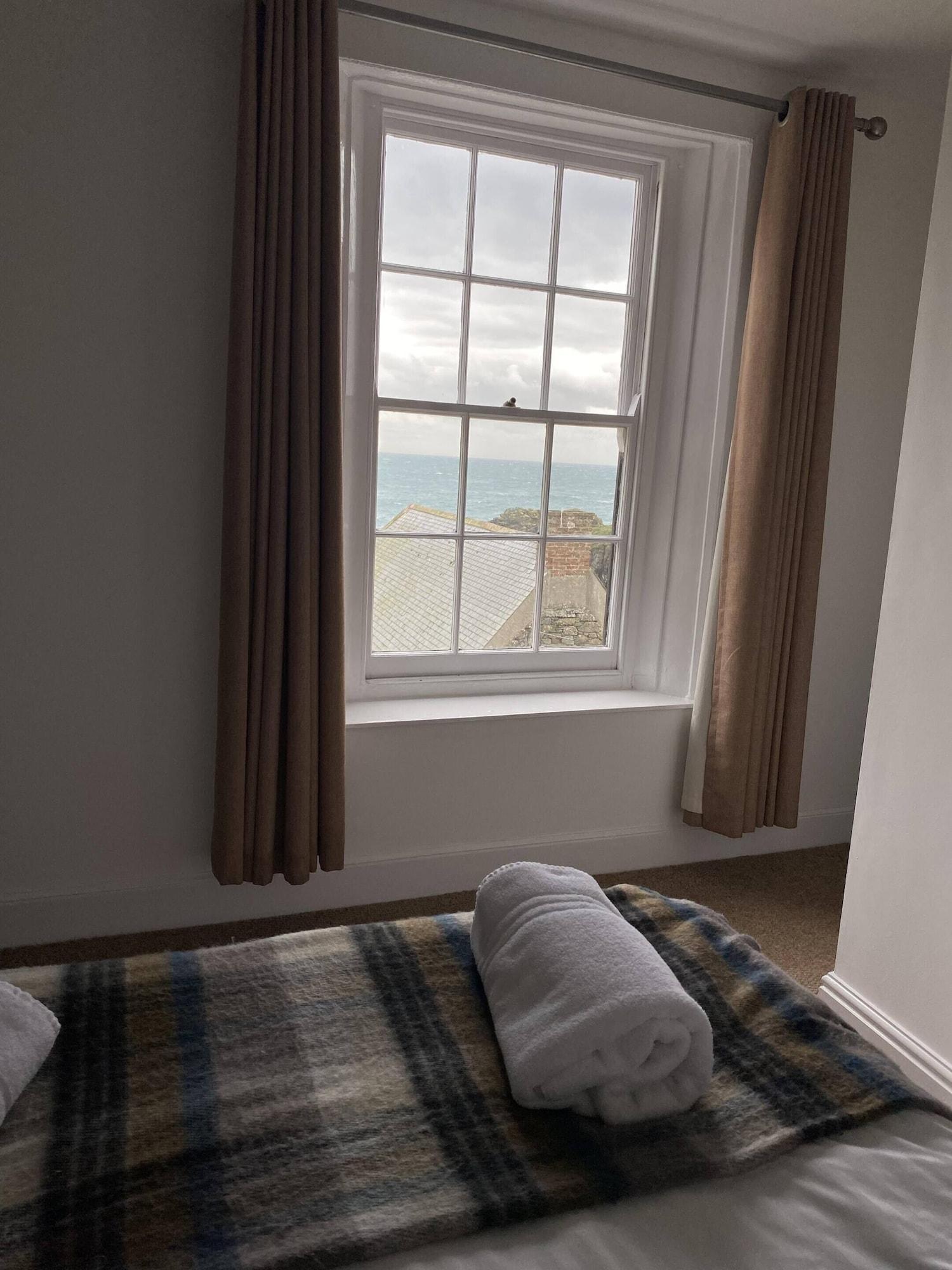 Varios Cadgwith Cove Inn