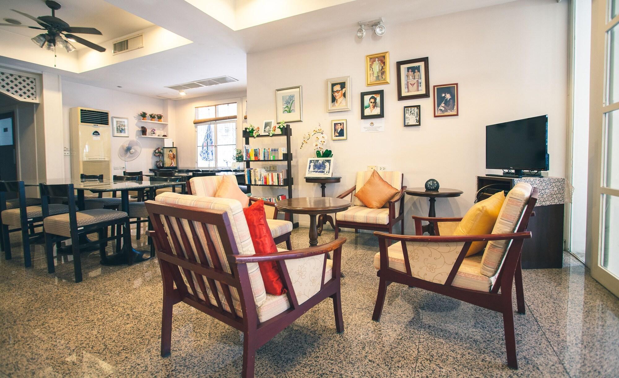 Restaurant The Sunrise Residence