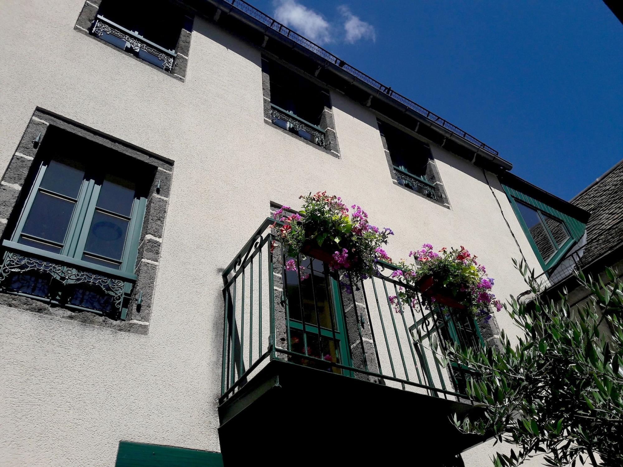Vista Exterior Logis Hotel du Midi
