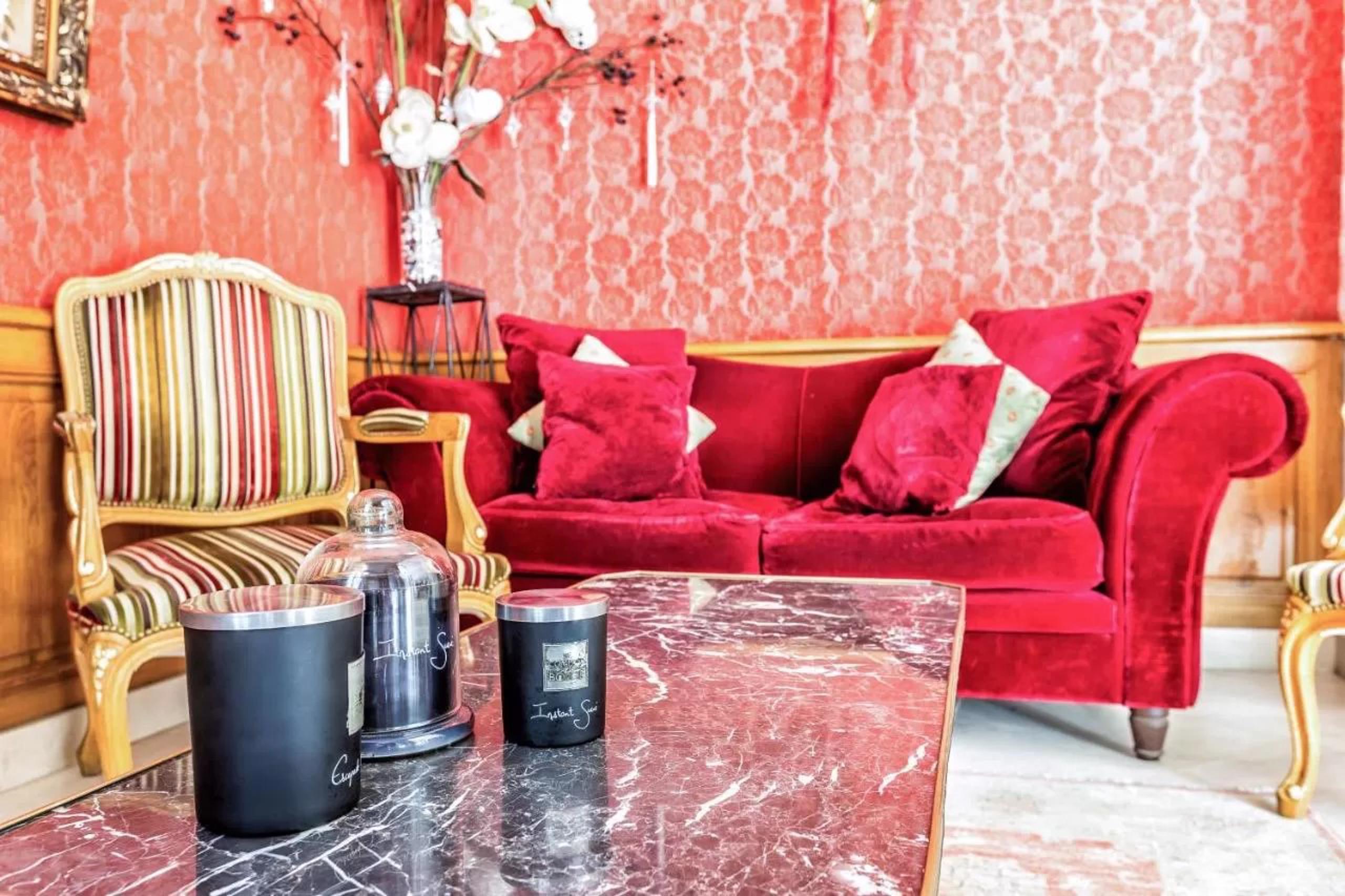 Vista Lobby Hotel Regence Paris