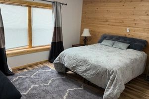 Alojamiento - 3 Bed Lake Escape Cabin  1mi from Lake Sakakawea park entrance steps from nature