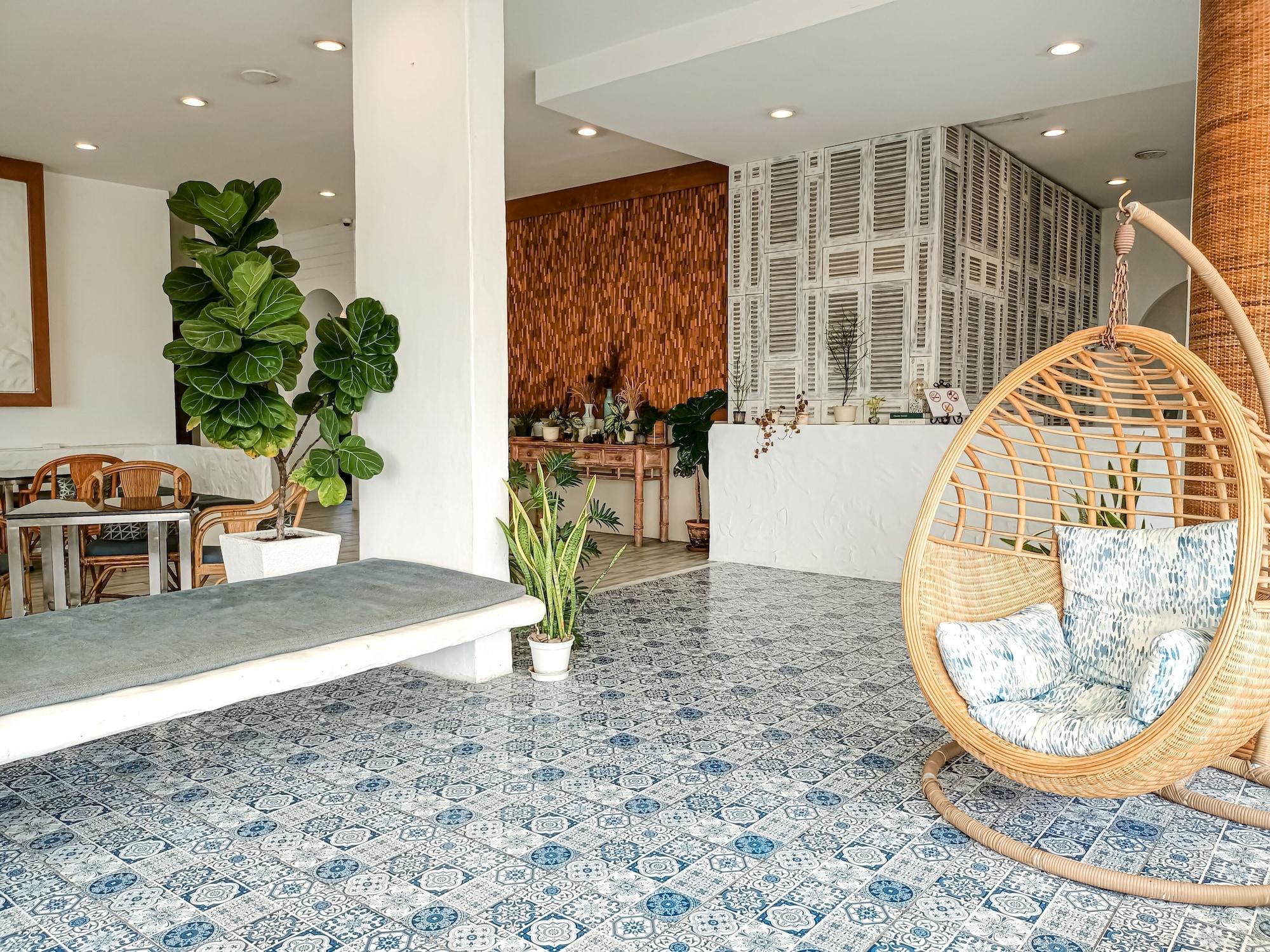Vista Lobby Royal Beach View Suites