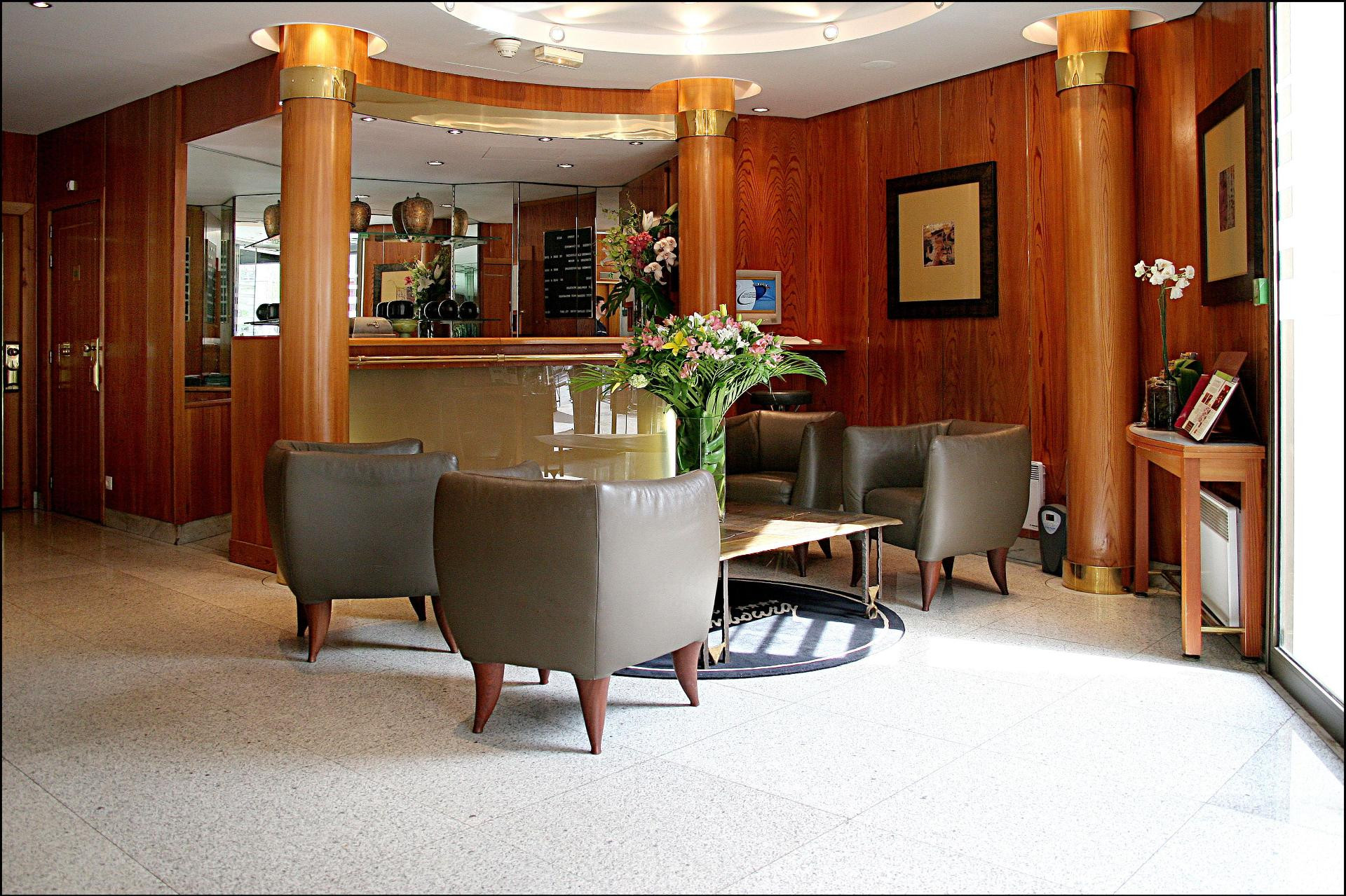 Vista Lobby Villa Luxembourg