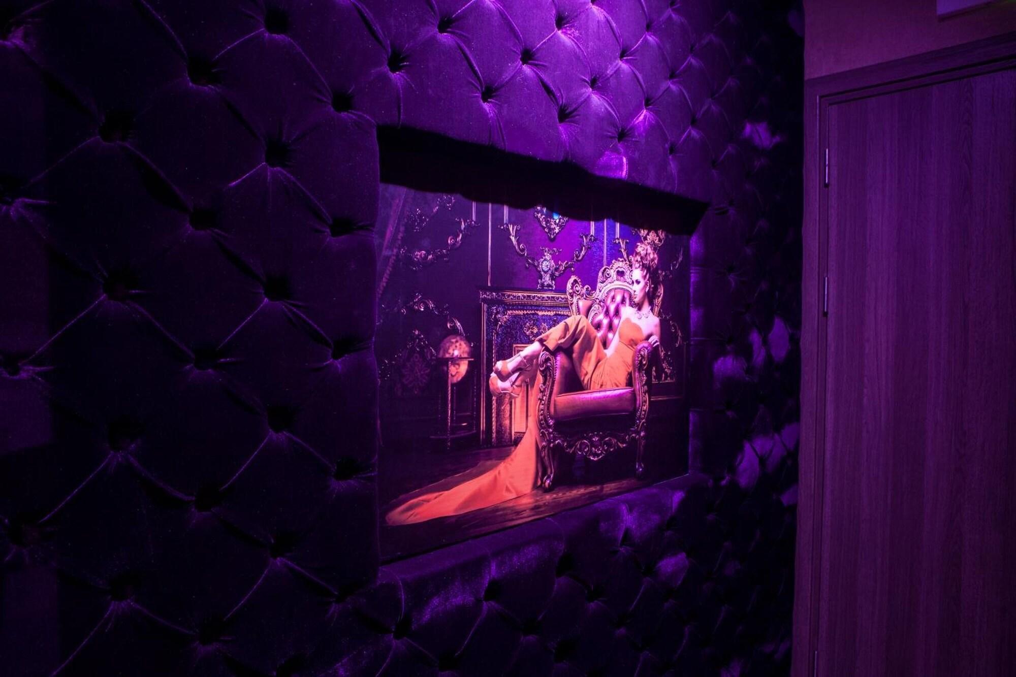 Bar/Salón Madison Hotel & Suites - Adults Only