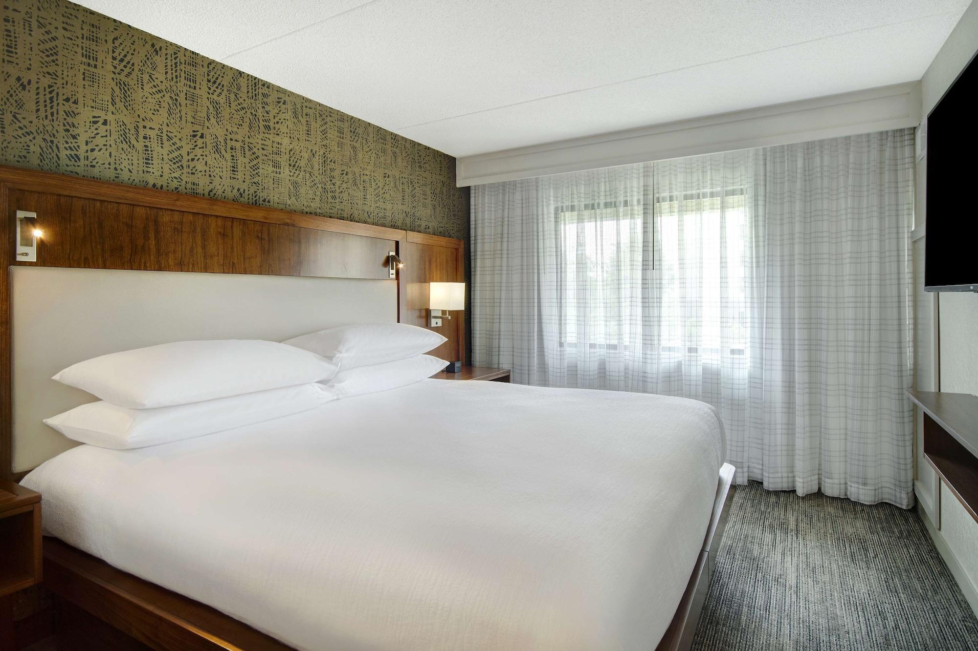 Habitación Embassy Suites by Hilton Detroit Metro Airport