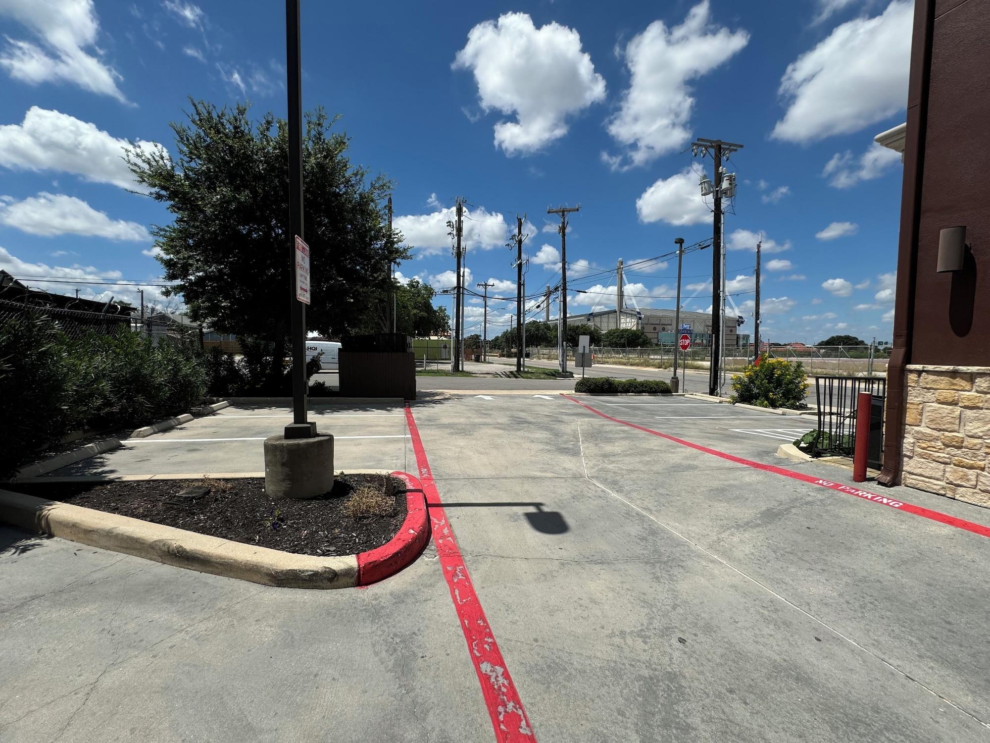 Comodidades del Alojamiento Cityview Inn & Suites Downtown RiverCenter Area