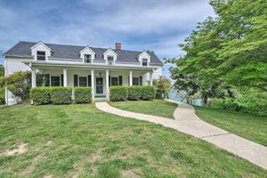 Alquiler Temporario - 2 Mi to Lighthouse: Waterfront Home w/ Dock!