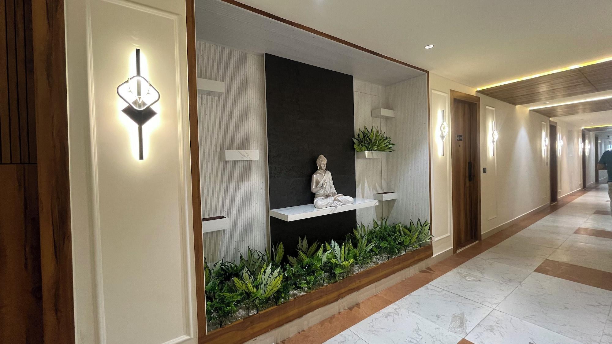 Vista Lobby RED LEAF HOTELS