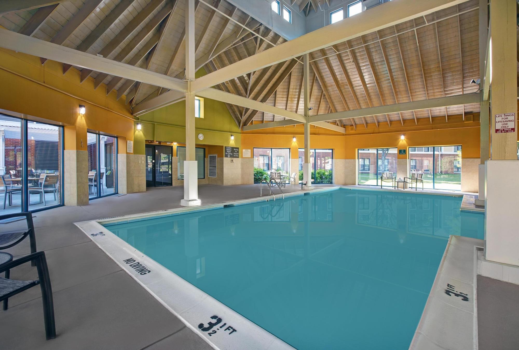 Vista Piscina Homewood Suites by Hilton Chicago-Lincolnshire