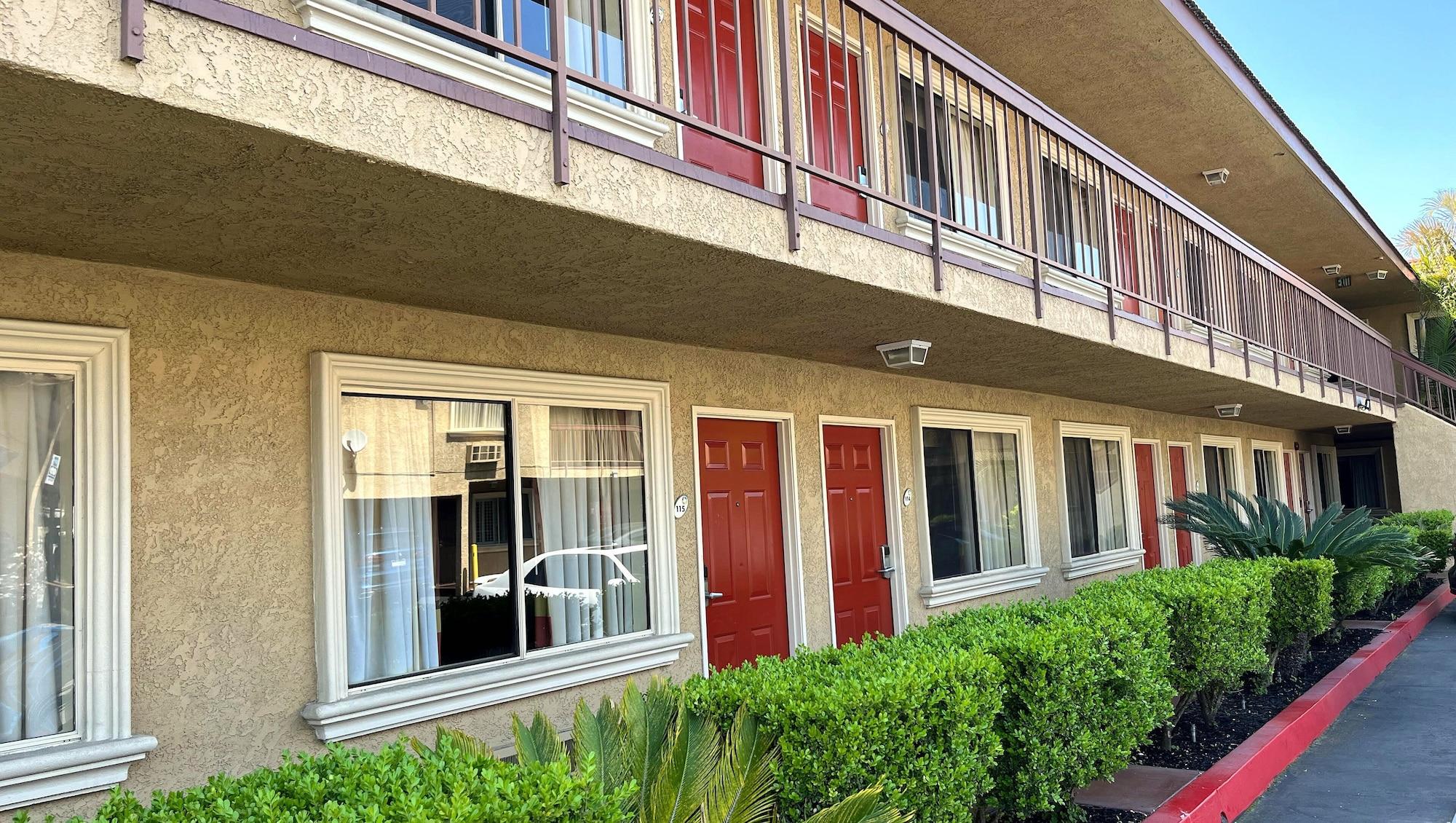 Vista Exterior Rivera Inn & Suites Motel Pico Rivera