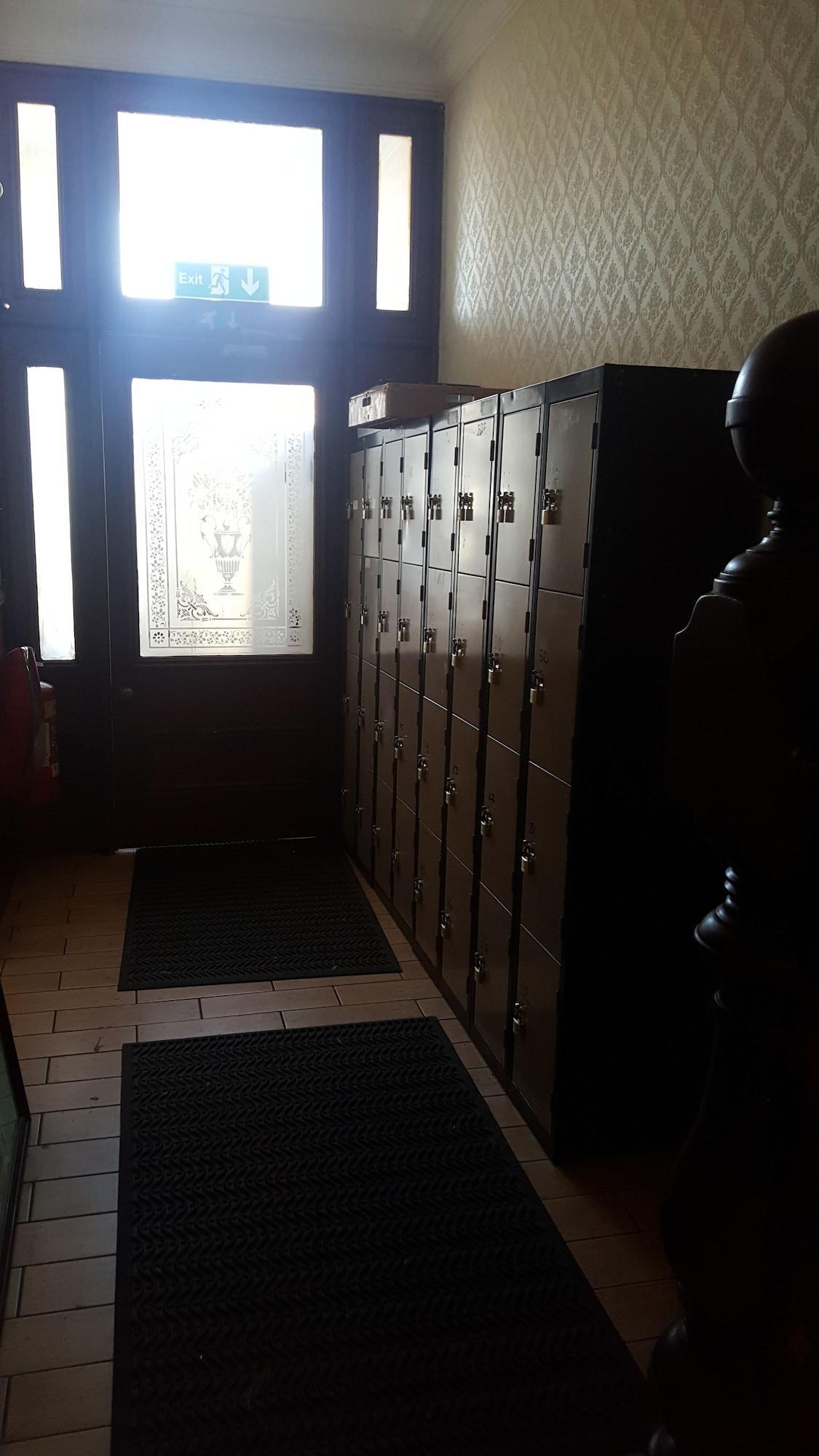 Vista Lobby Anfield Road Euro Hostel